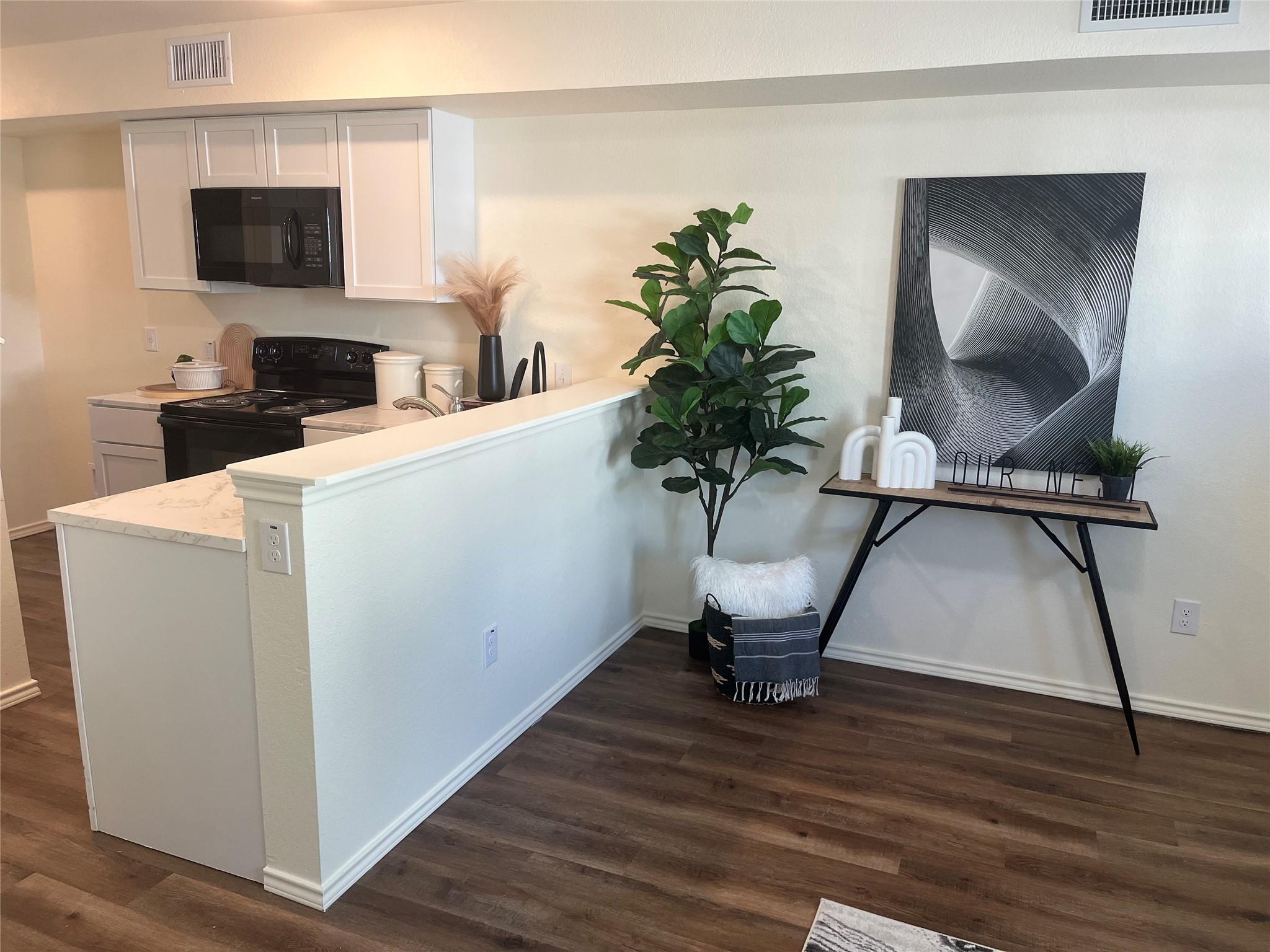 350 Debus Dr # 121A, Taylor, TX 76574