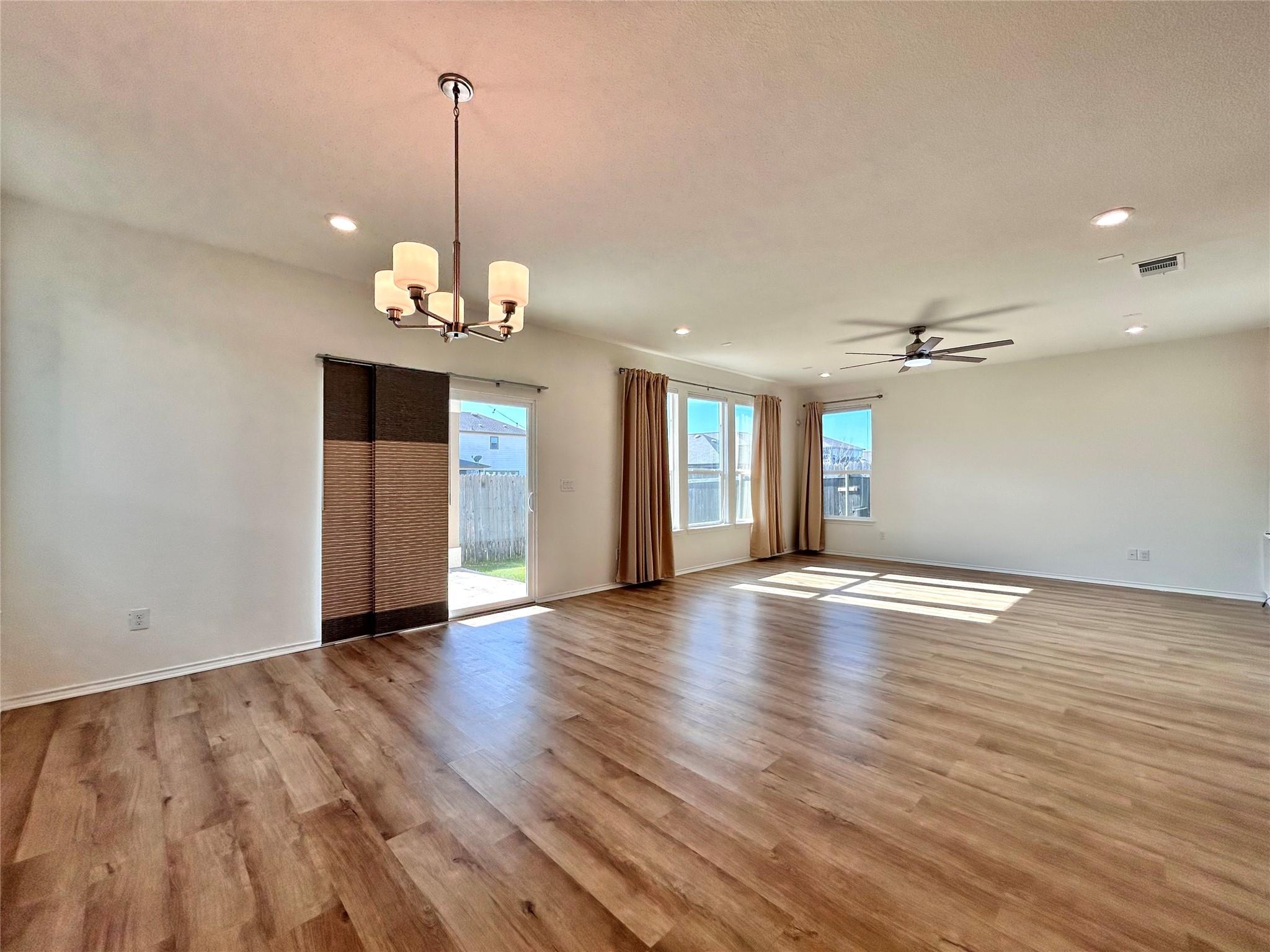 12421 Ace In The Hole Ln, Del Valle, TX 78617