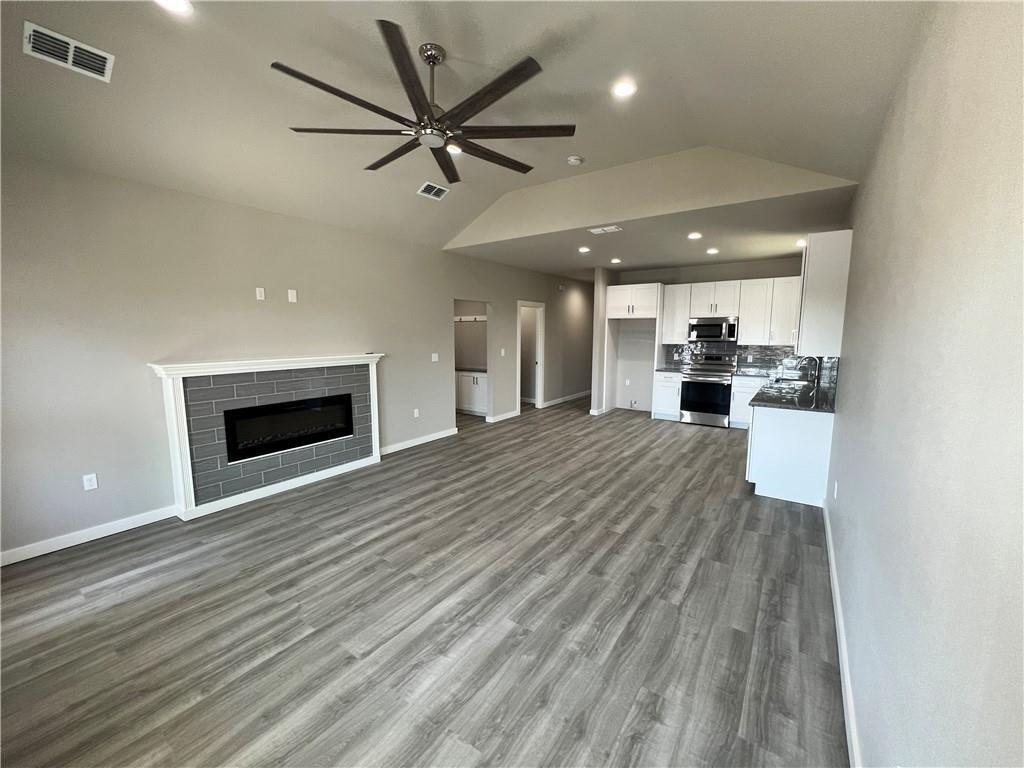 600 Fir Ln, Cottonwood Shores, TX 78657