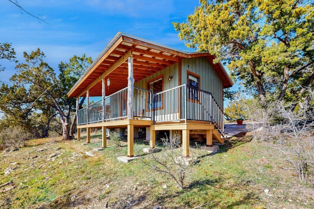 961 Buttercup Ln, Wimberley, TX 78676