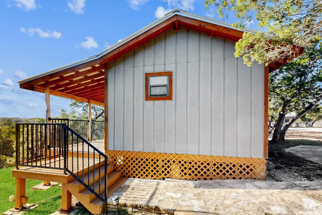 961 Buttercup Ln, Wimberley, TX 78676