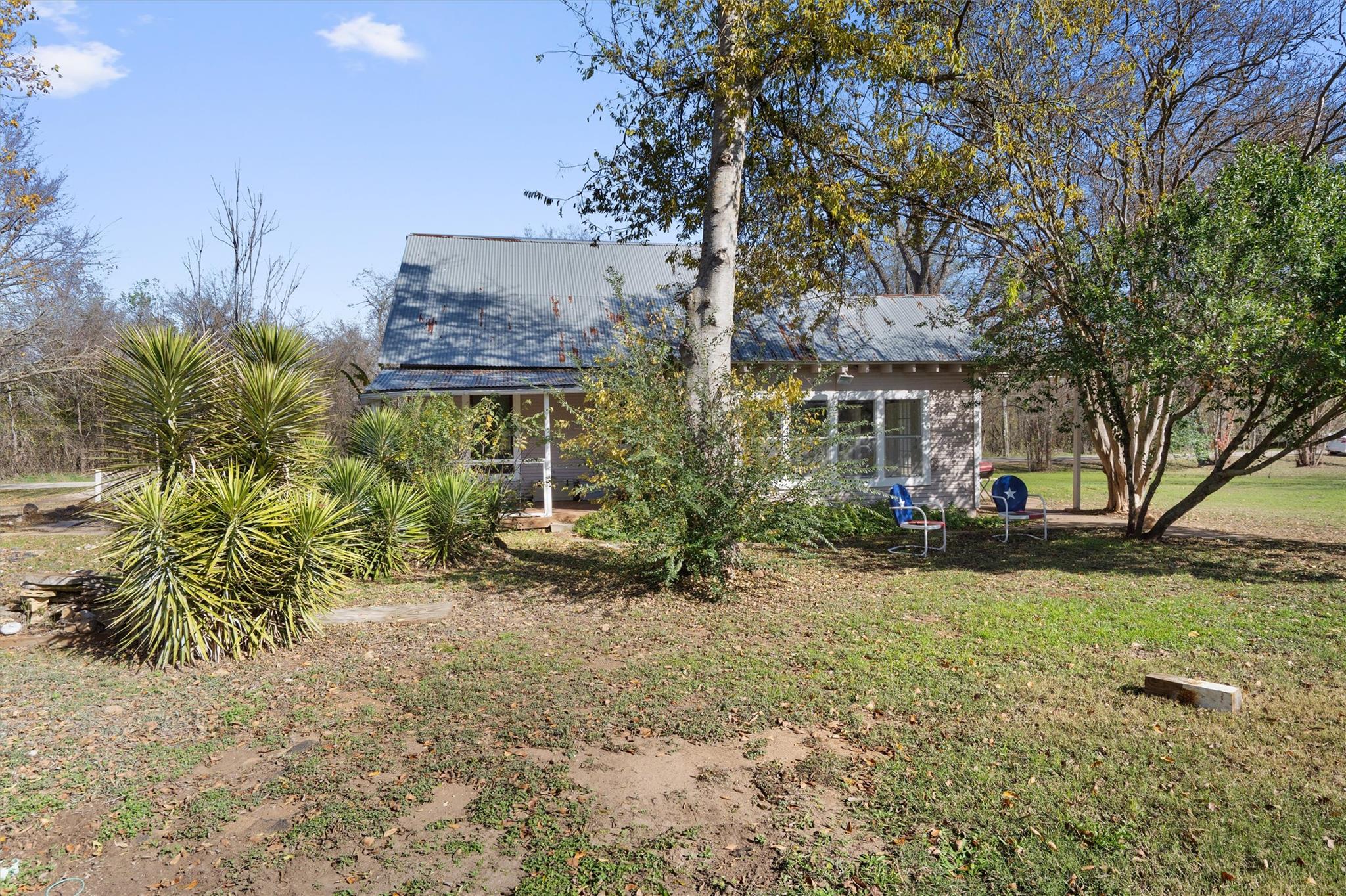 523 Old Highway 20, McDade, TX 78650