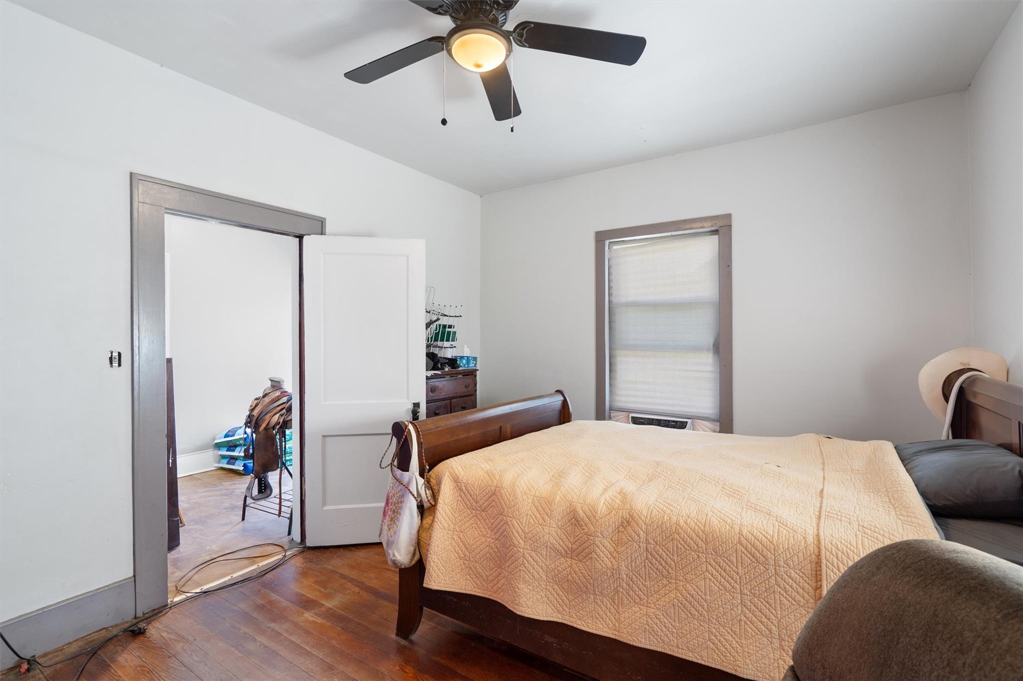 523 Old Highway 20, McDade, TX 78650