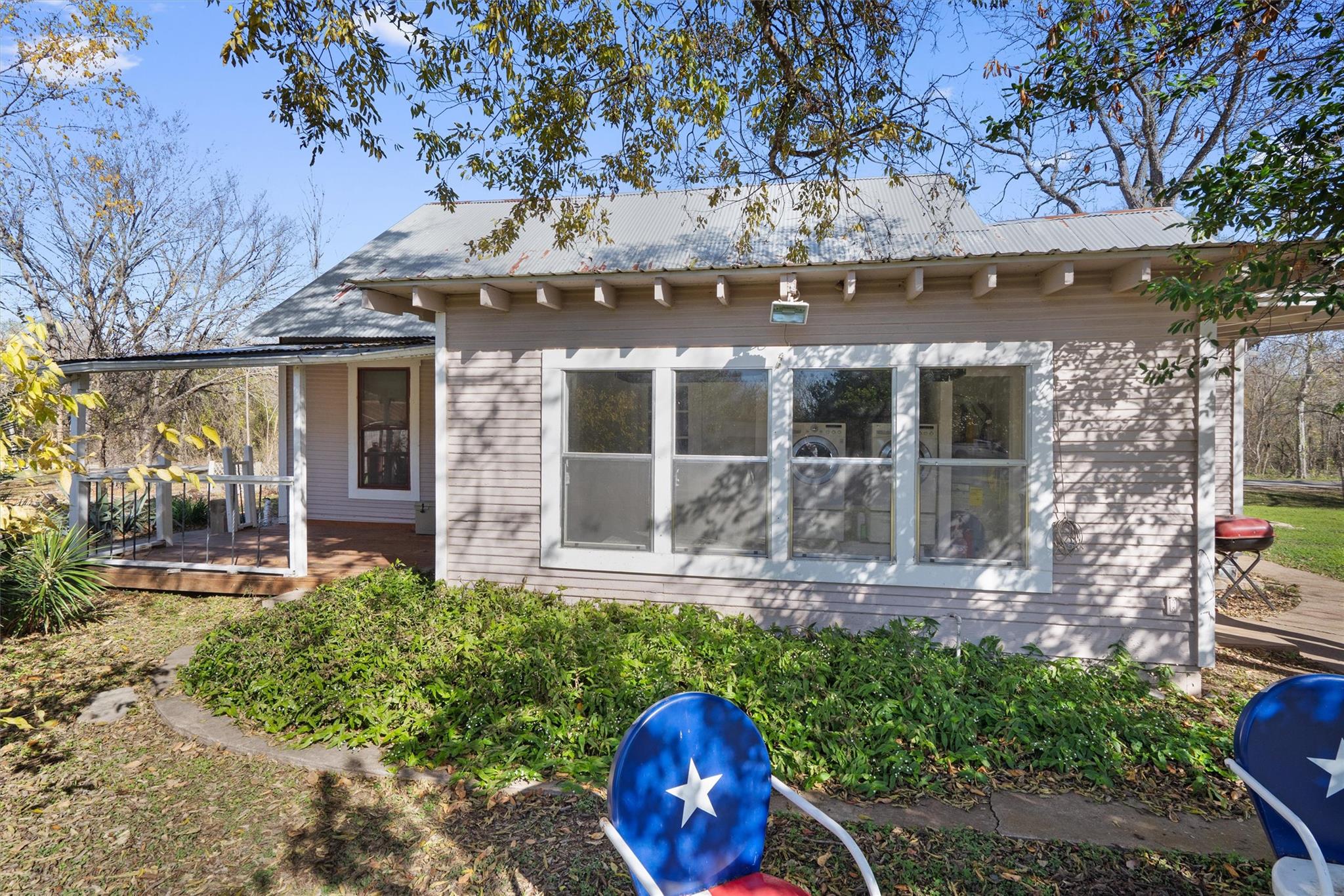 523 Old Highway 20, McDade, TX 78650