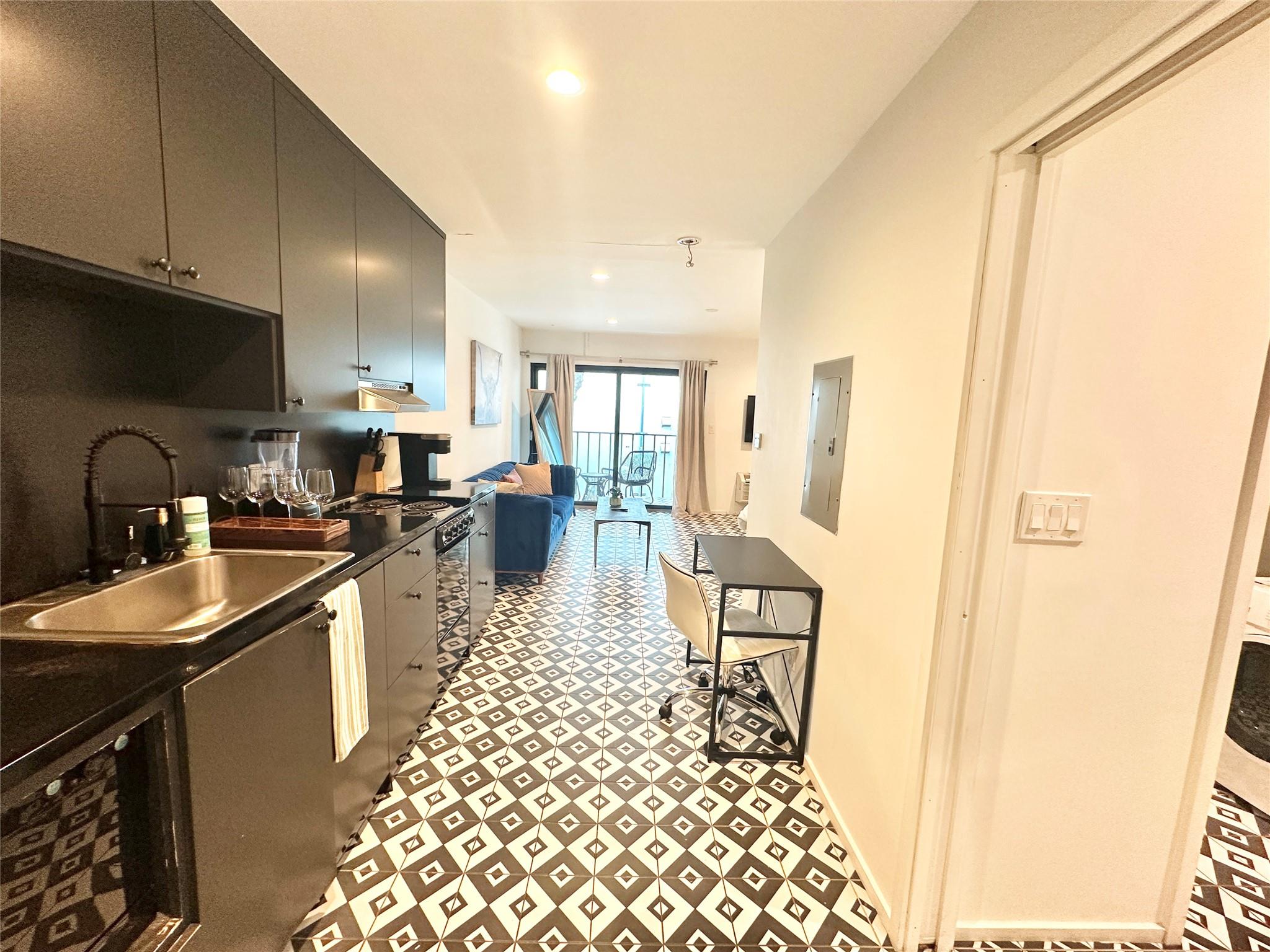 201 Academy Dr # 203, Austin, TX 78704