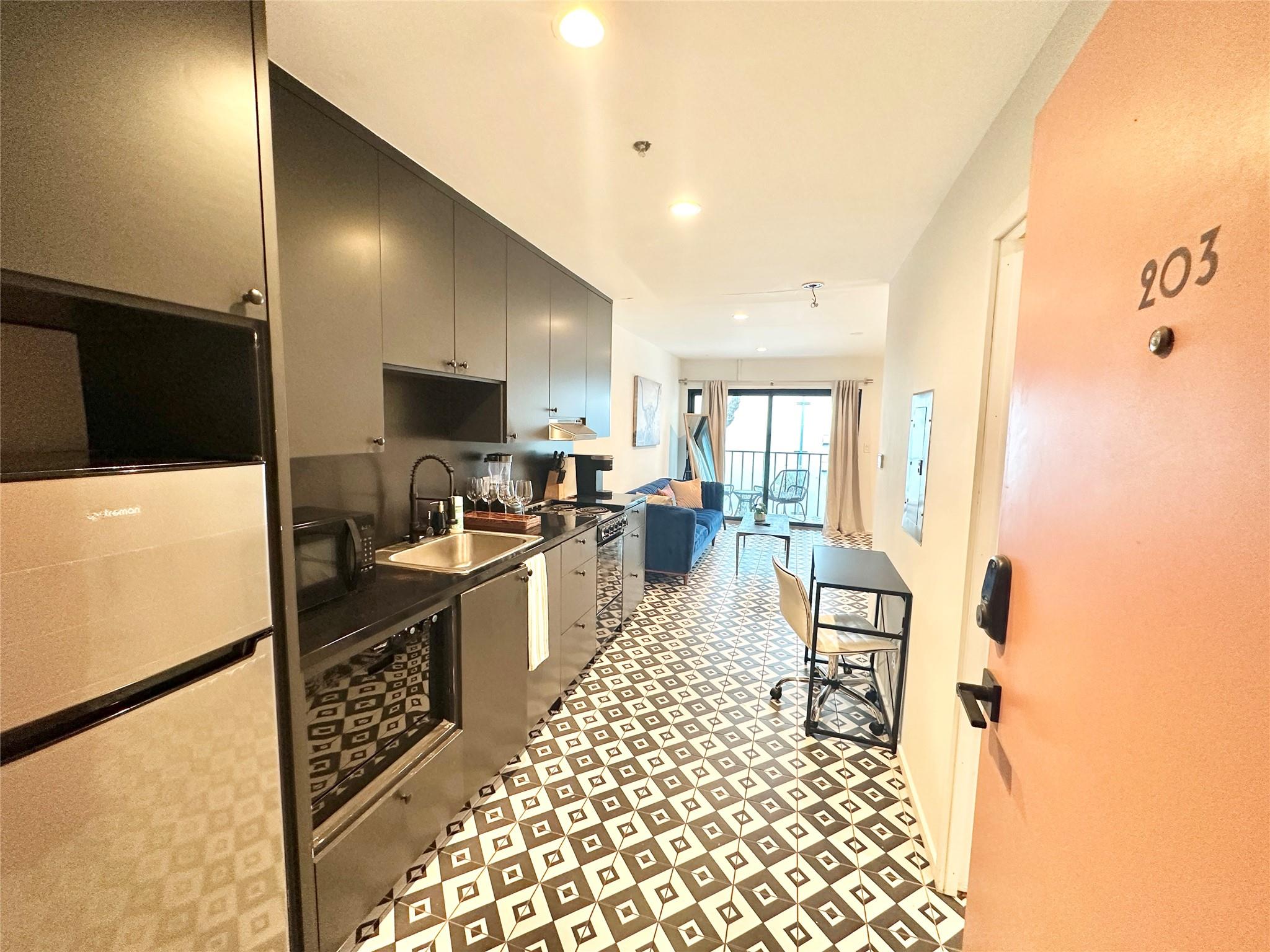 201 Academy Dr # 203, Austin, TX 78704