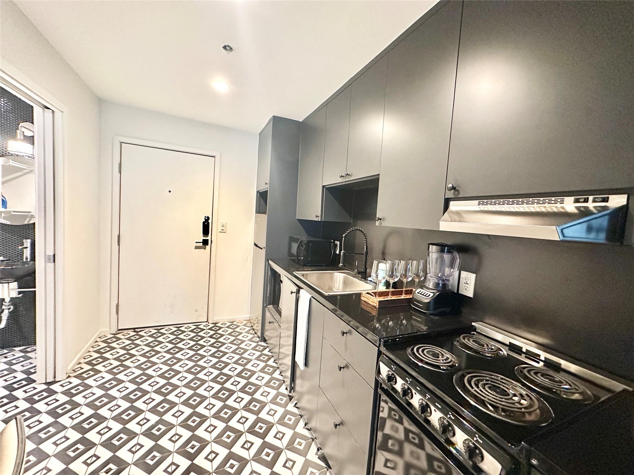 201 Academy Dr # 203, Austin, TX 78704