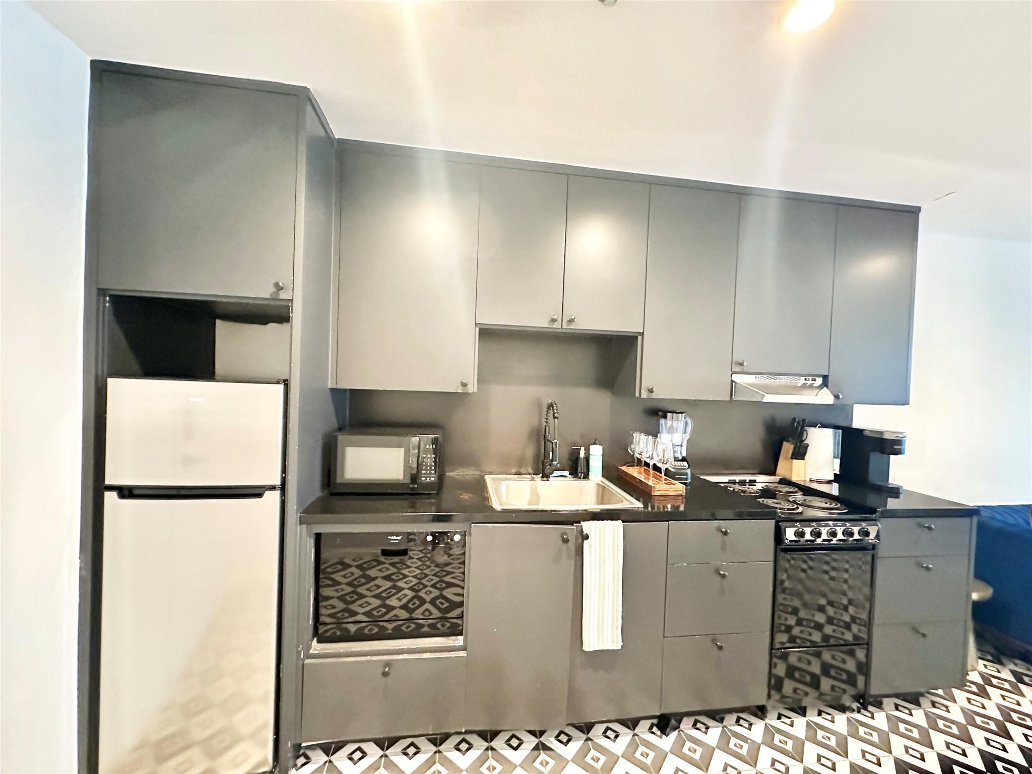 201 Academy Dr # 203, Austin, TX 78704