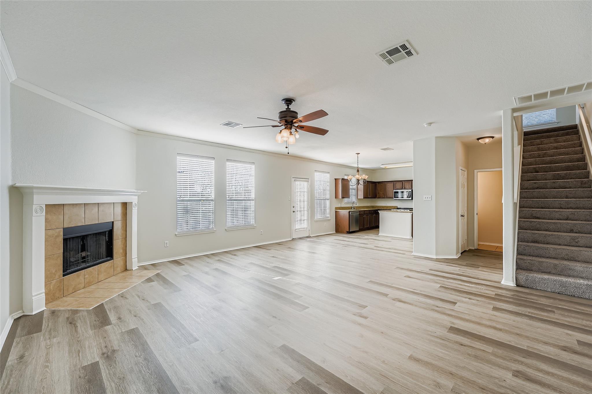 104 Mossy Rock Cv, Hutto, TX 78634