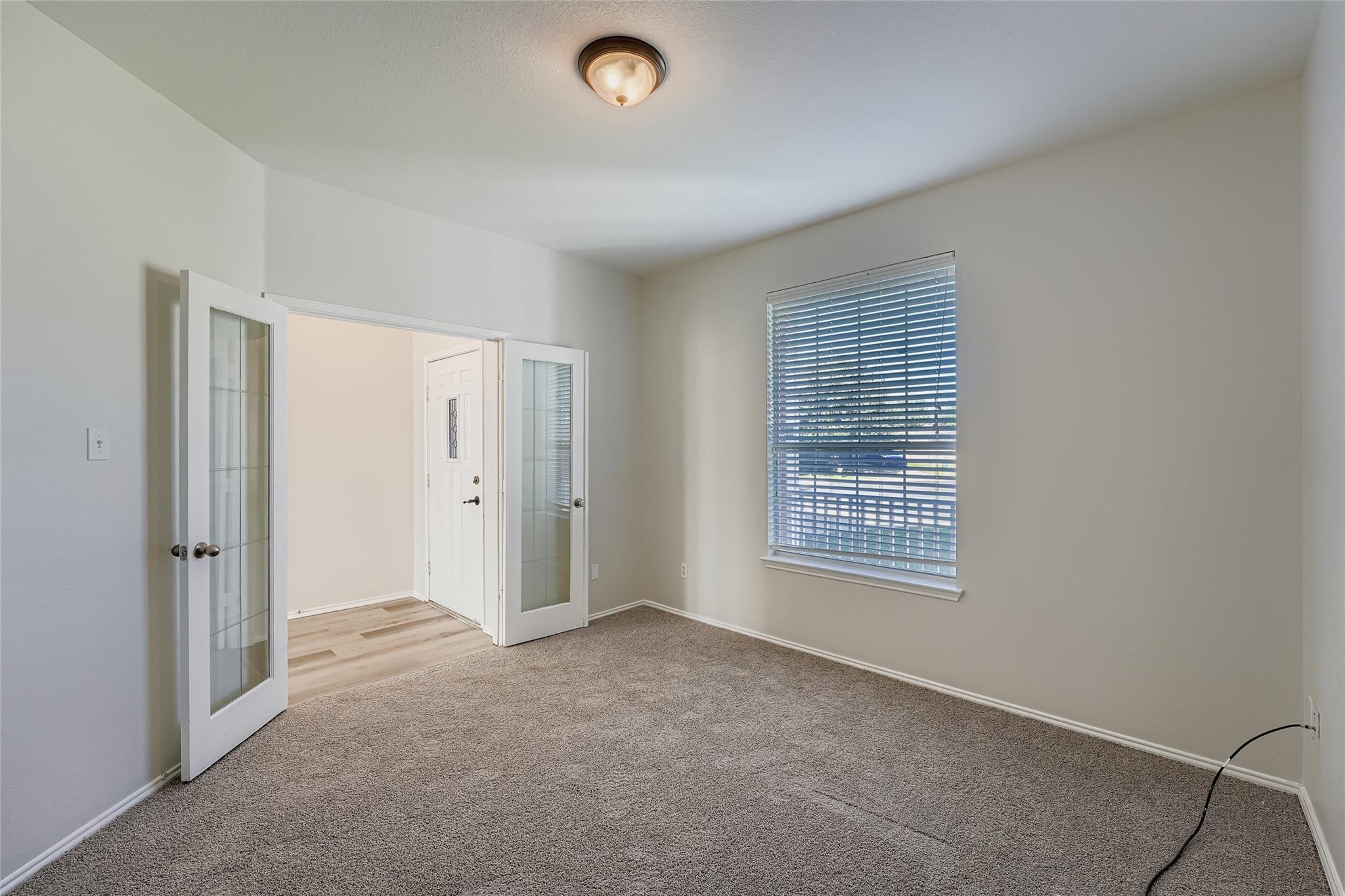 104 Mossy Rock Cv, Hutto, TX 78634