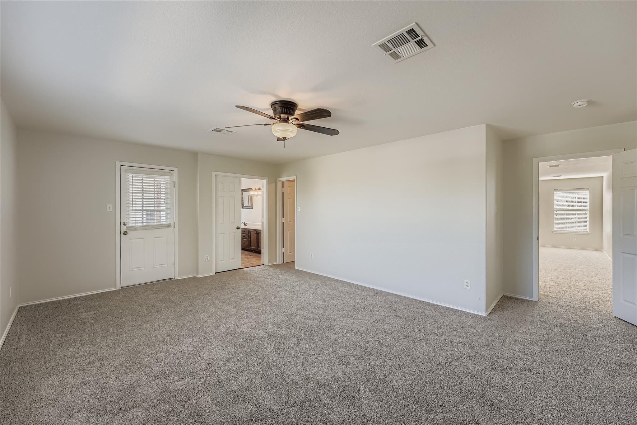 104 Mossy Rock Cv, Hutto, TX 78634