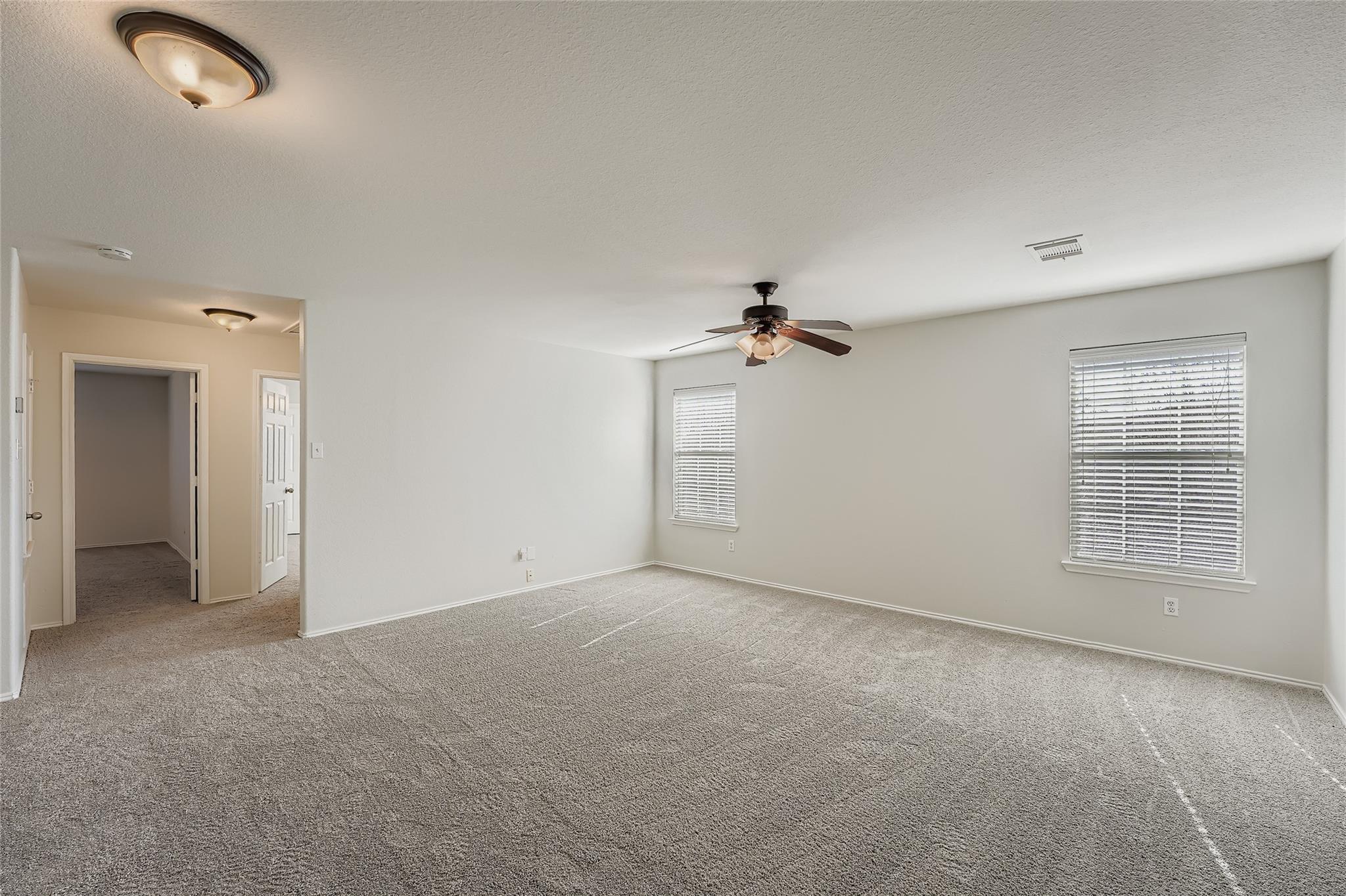 104 Mossy Rock Cv, Hutto, TX 78634