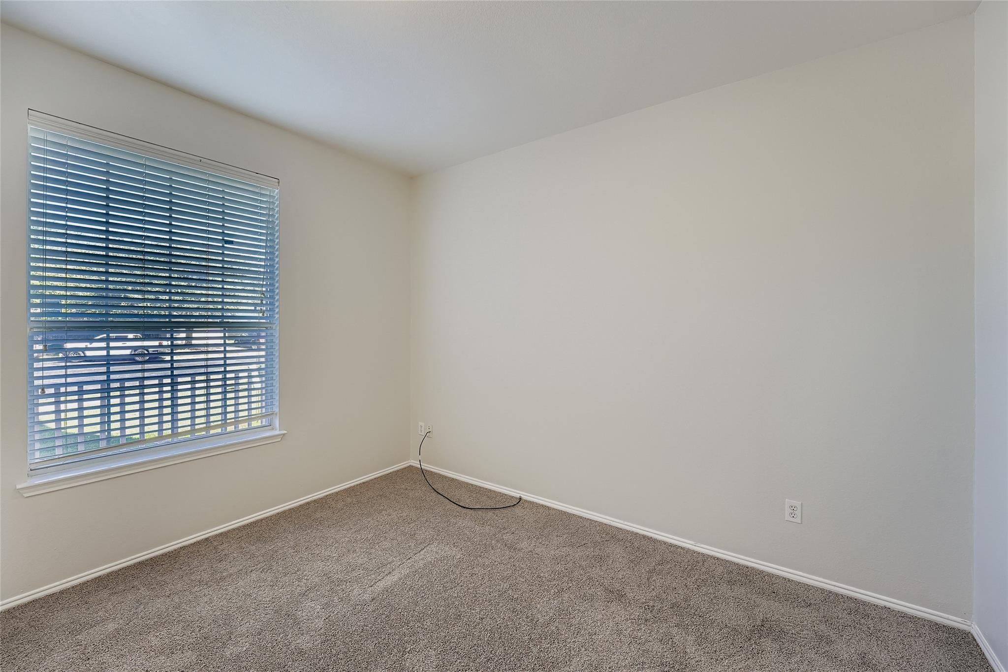 104 Mossy Rock Cv, Hutto, TX 78634