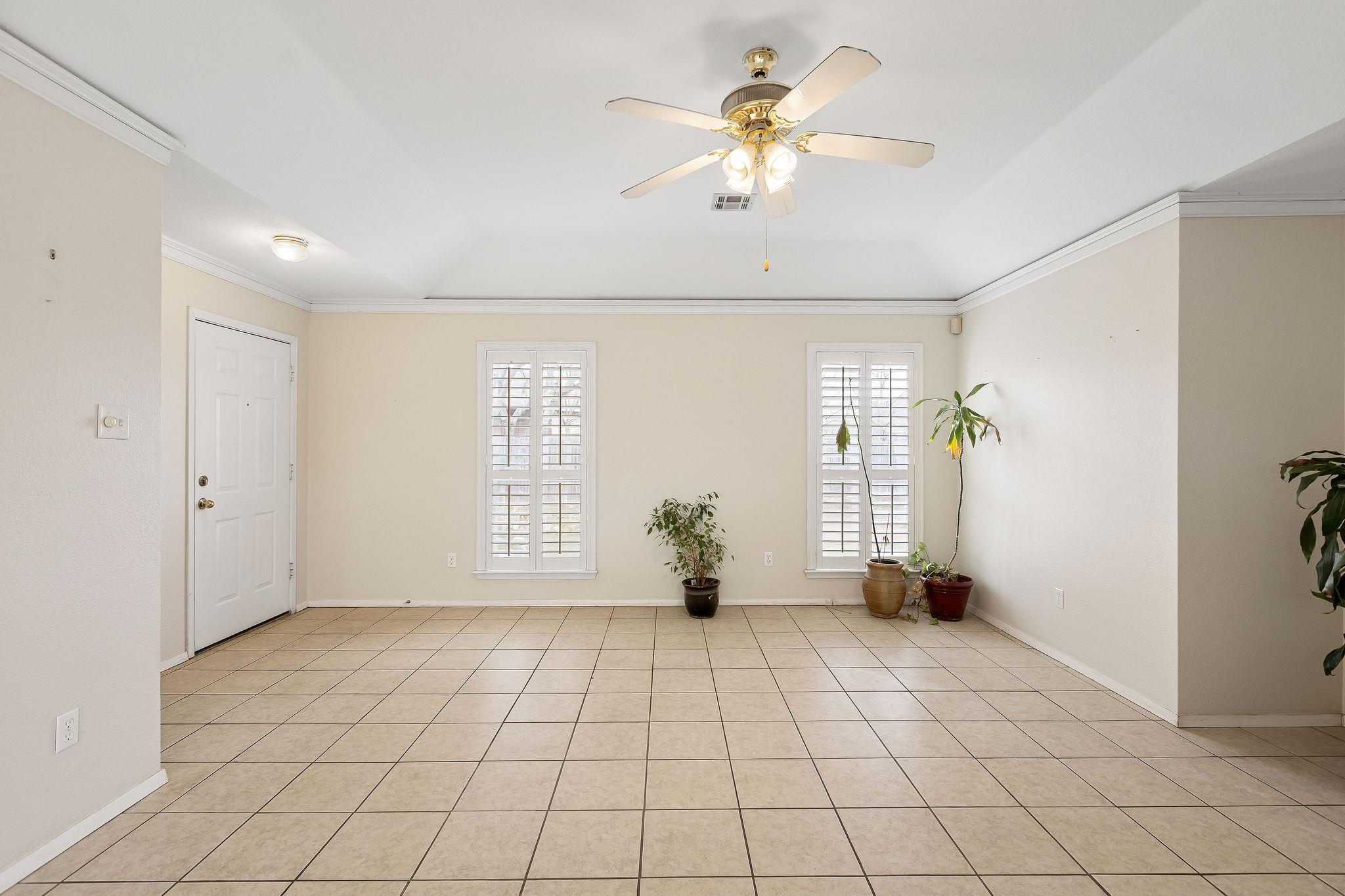 112 Amherst Ct, Kyle, TX 78640