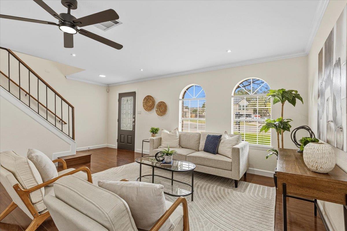 8103 Red Rock Cv, Austin, TX 78749