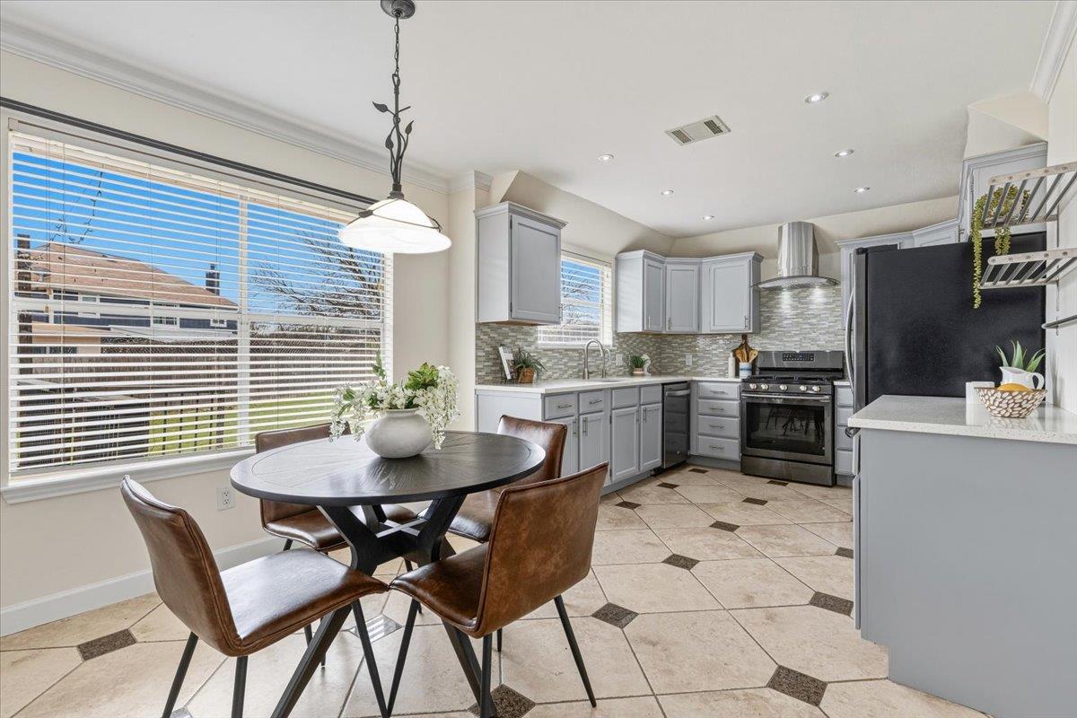 8103 Red Rock Cv, Austin, TX 78749