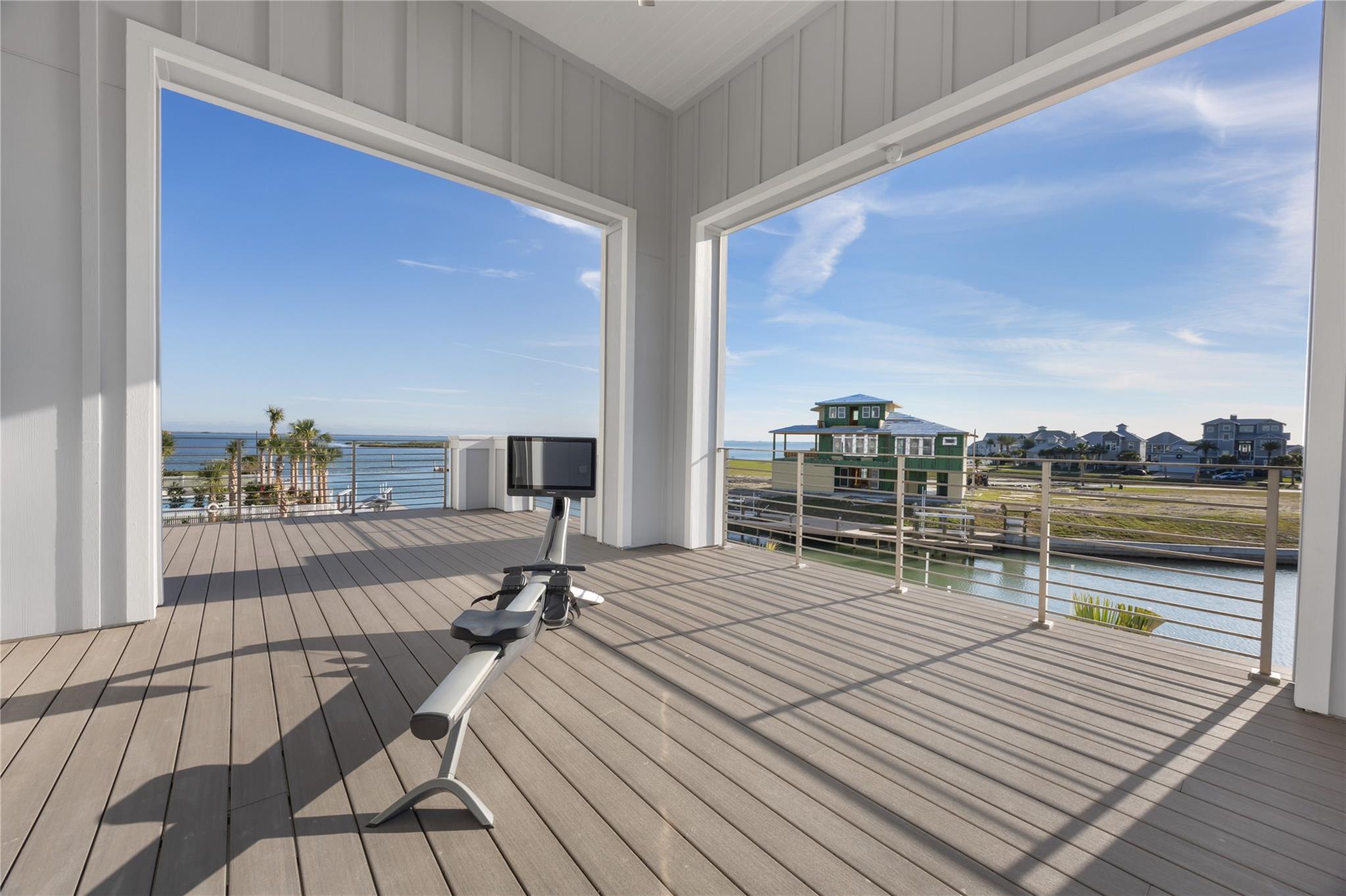 305 Estes Dr, Rockport, TX 78382