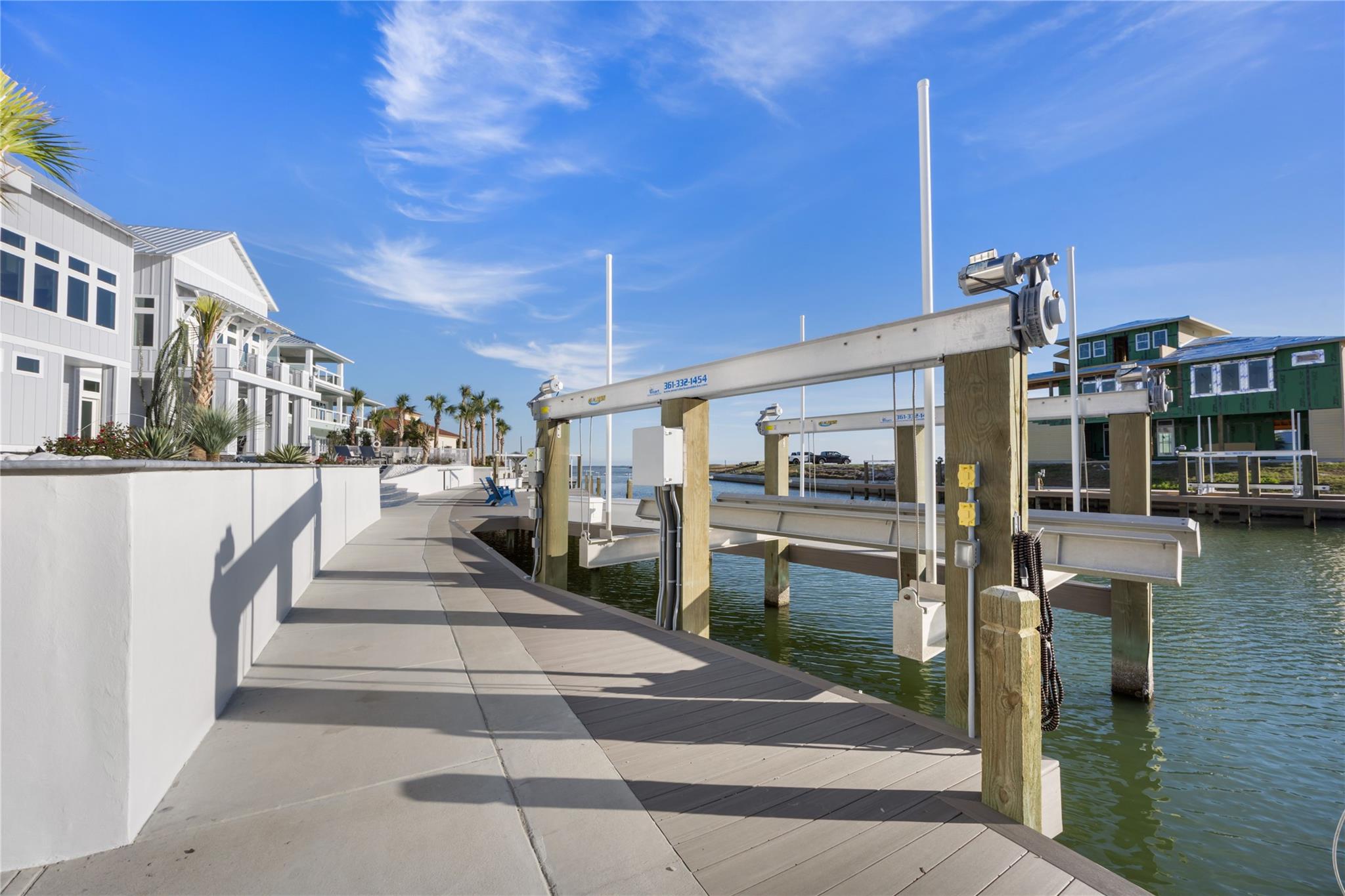 305 Estes Dr, Rockport, TX 78382