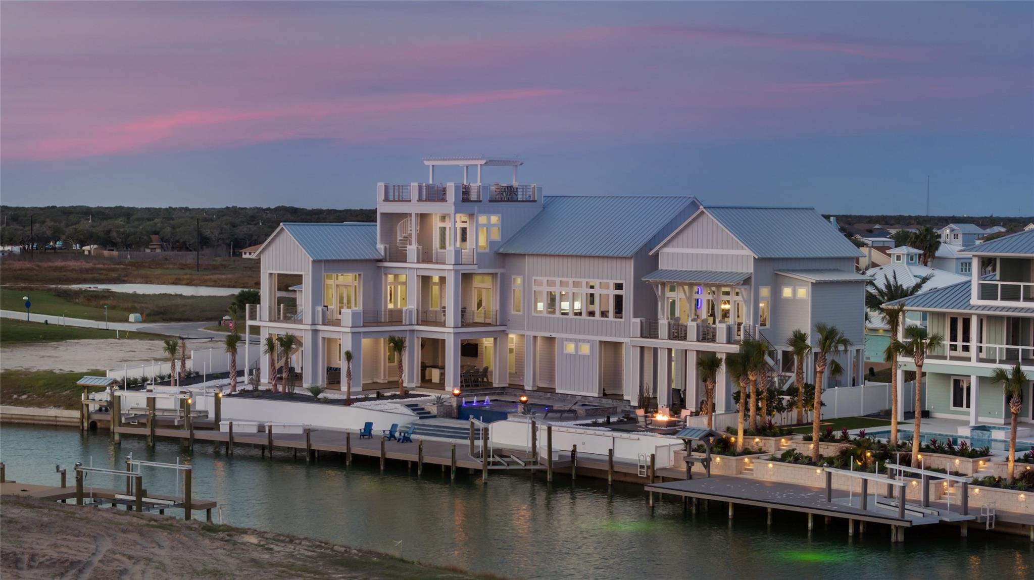 305 Estes Dr, Rockport, TX 78382