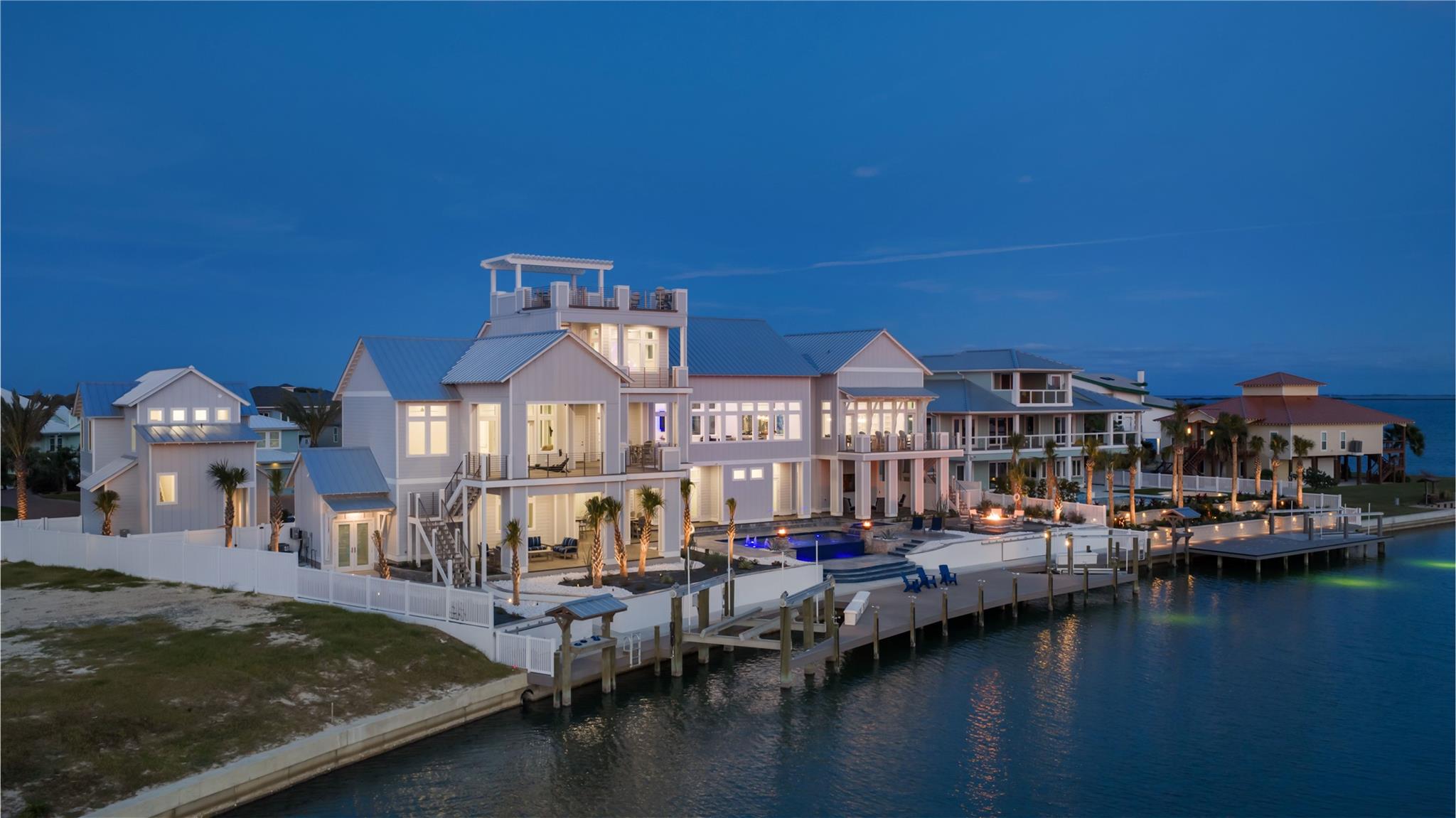 305 Estes Dr, Rockport, TX 78382