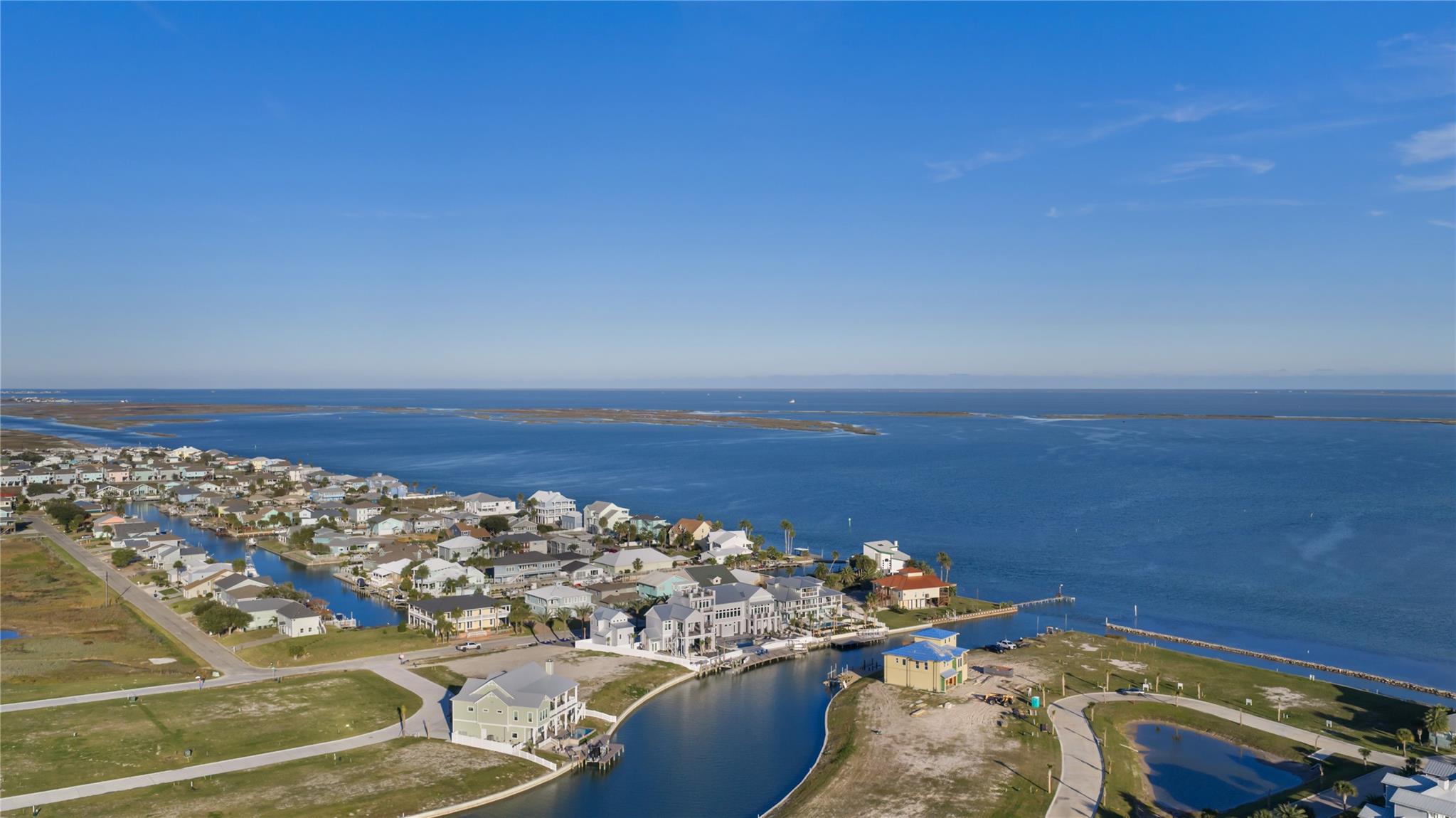 305 Estes Dr, Rockport, TX 78382