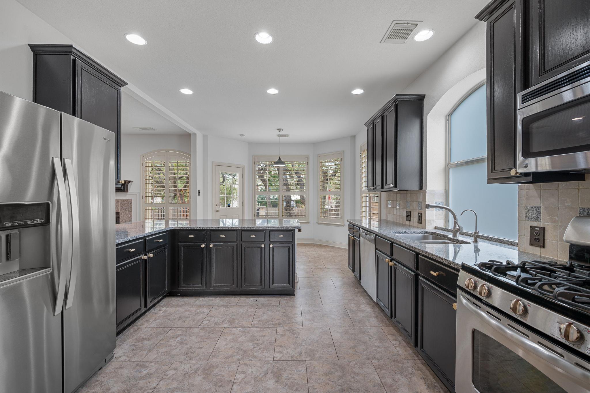 1907 Holly Hill Dr, Leander, TX 78641