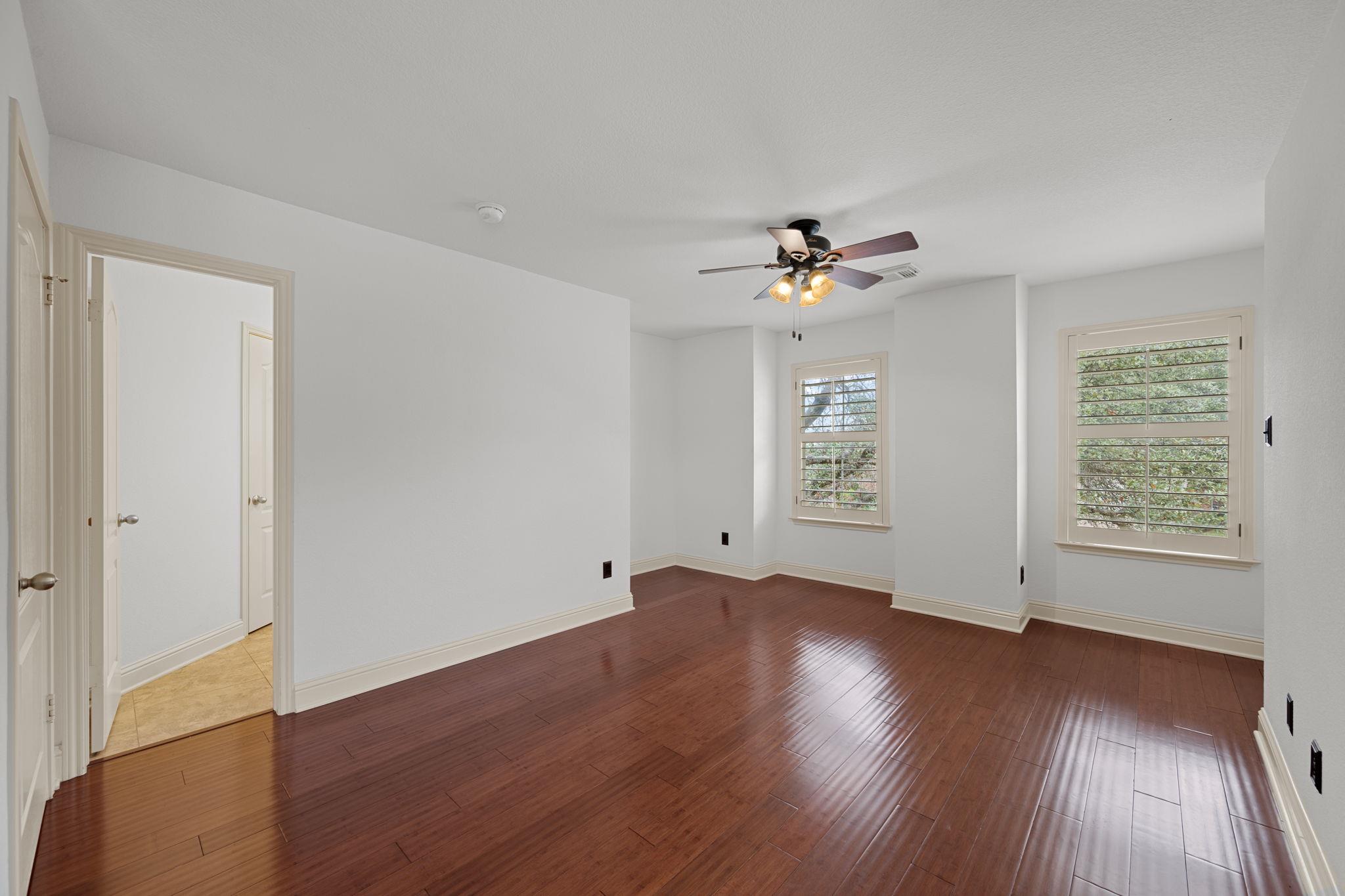 1907 Holly Hill Dr, Leander, TX 78641