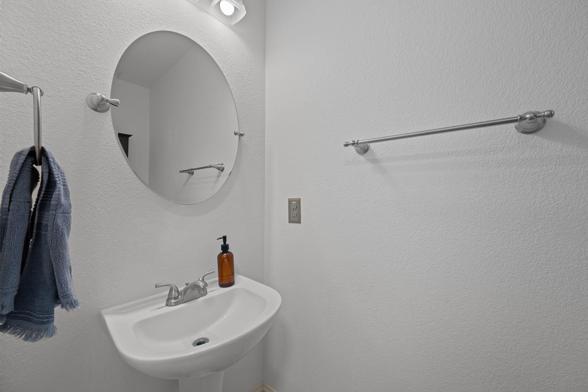 1907 Holly Hill Dr, Leander, TX 78641