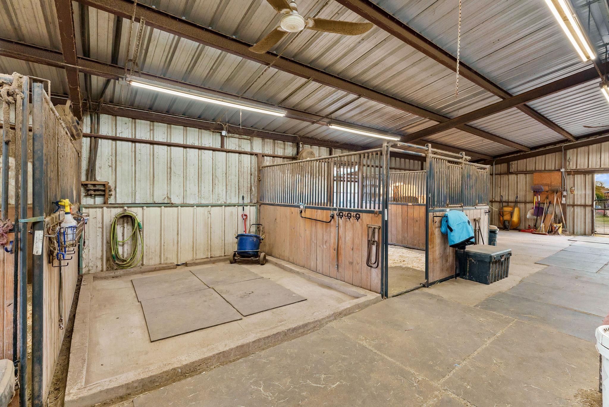 2700 Auction Barn Rd, Belton, TX 76513