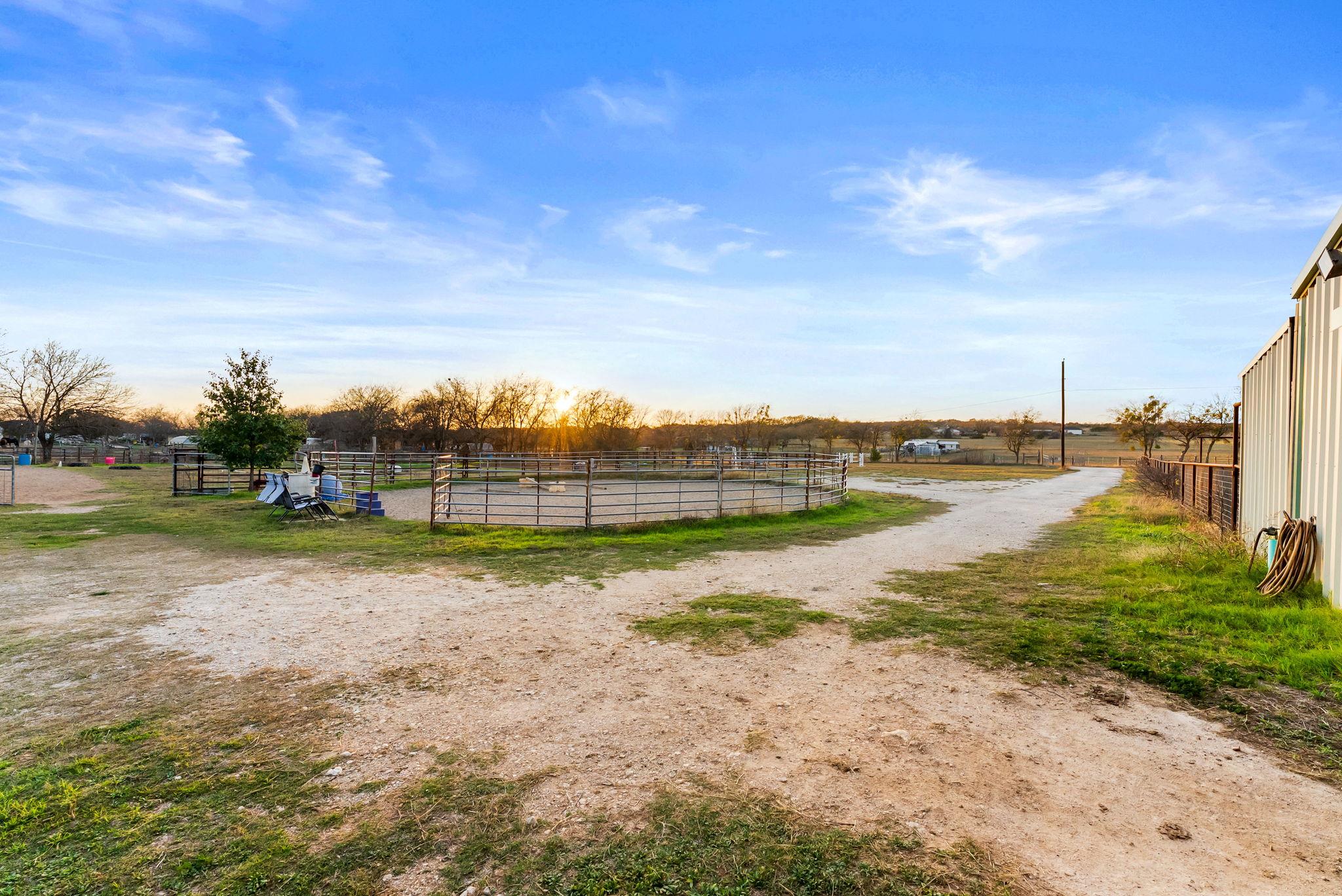 2700 Auction Barn Rd, Belton, TX 76513
