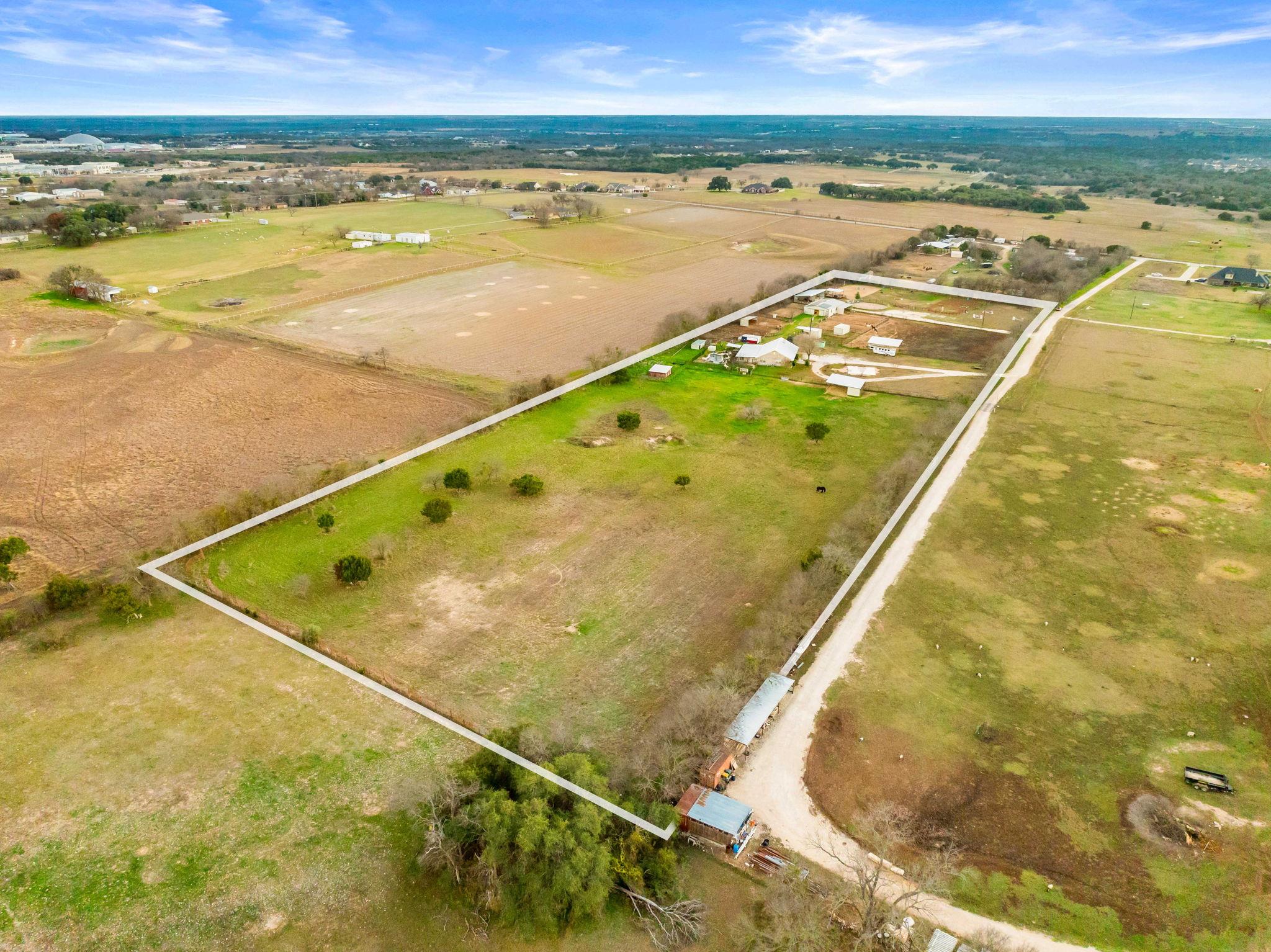 2700 Auction Barn Rd, Belton, TX 76513