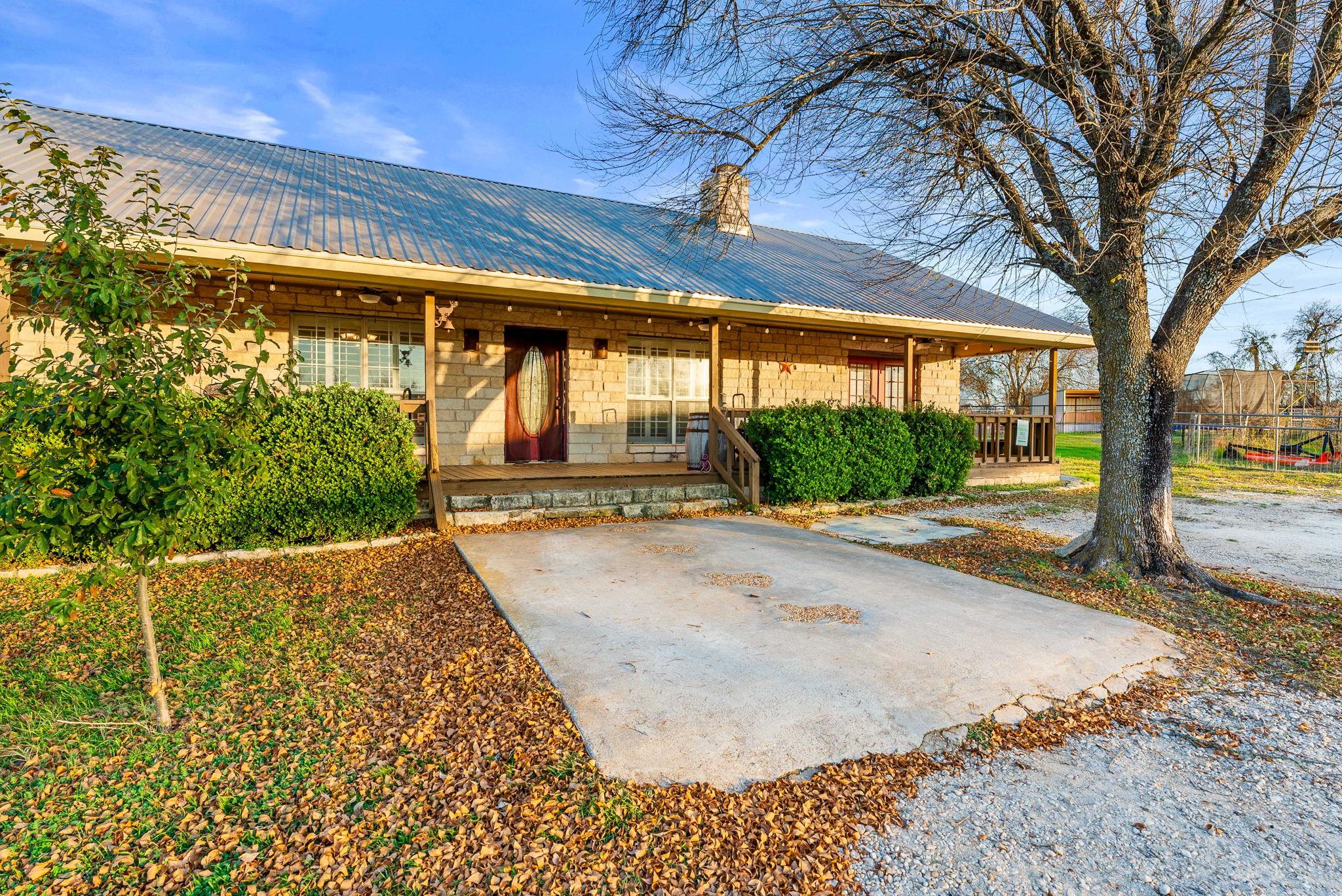 2700 Auction Barn Rd, Belton, TX 76513
