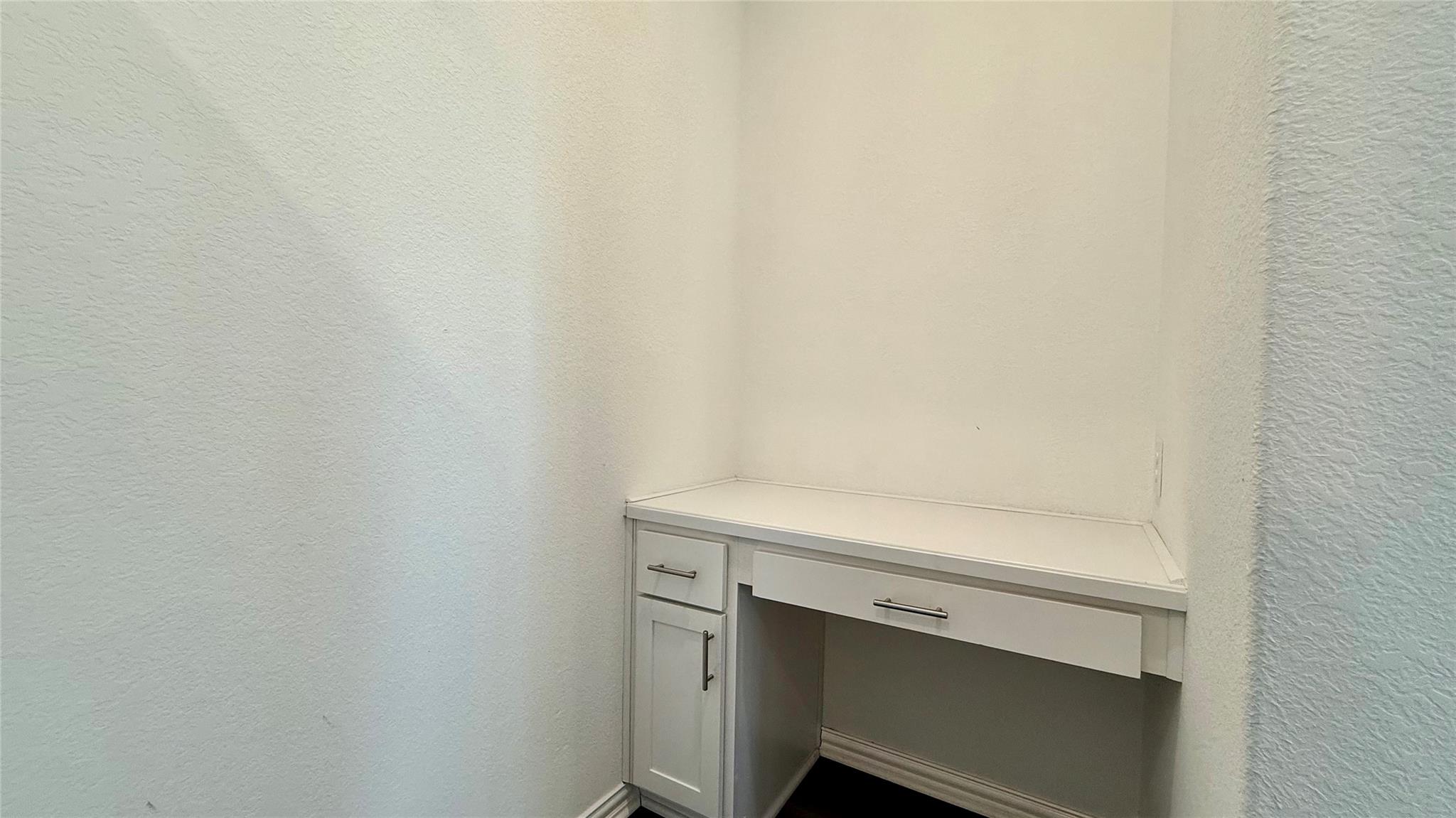 404 Ashby Dr, Hutto, TX 78634