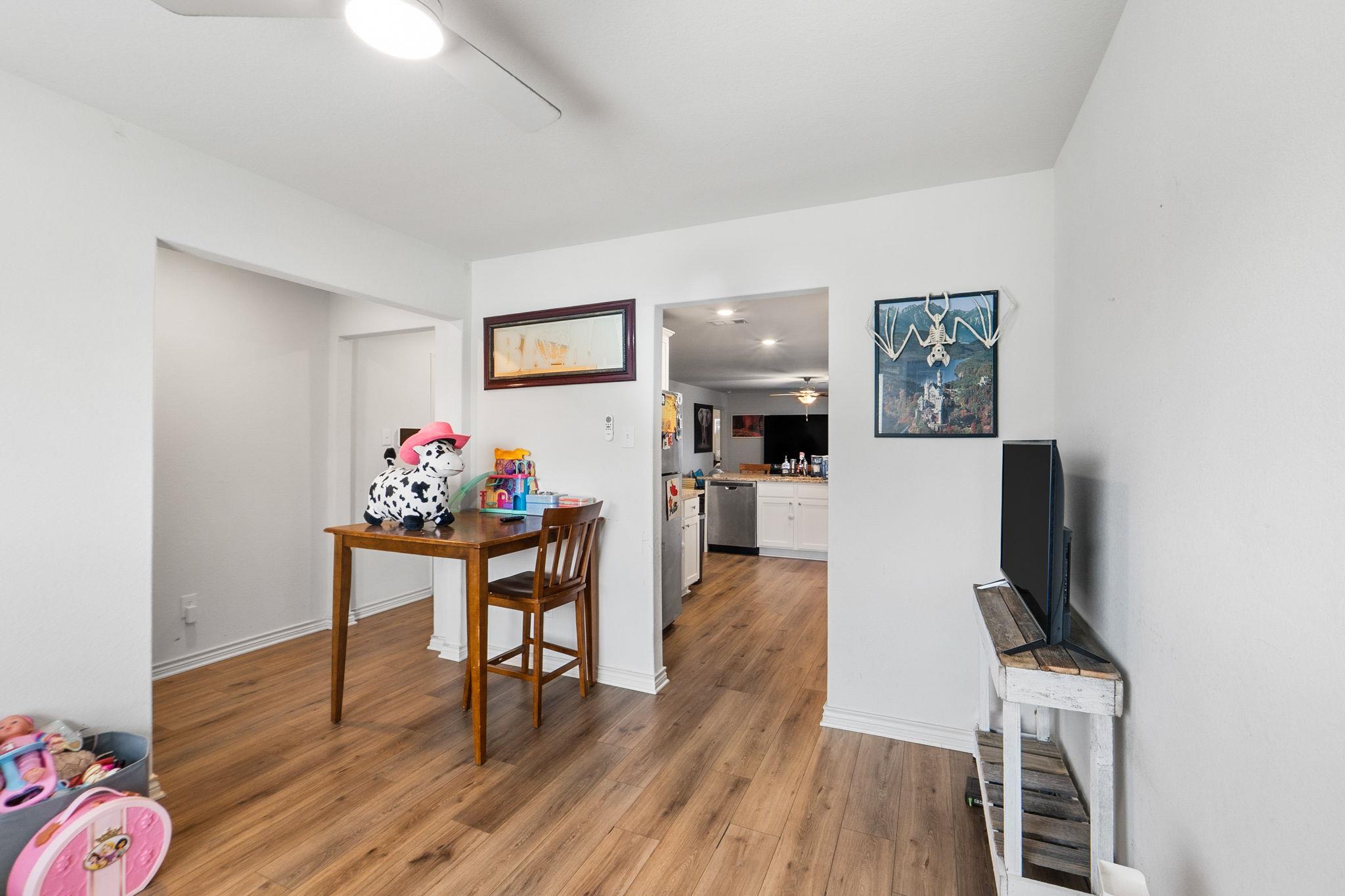 113 Stratton Ln, Jarrell, TX 76537