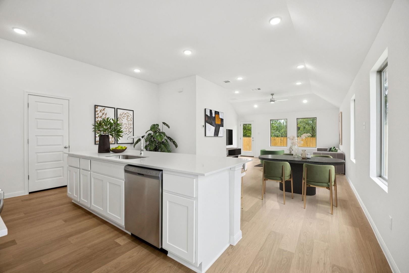 142 Tolo Dr, Elgin, TX 78621