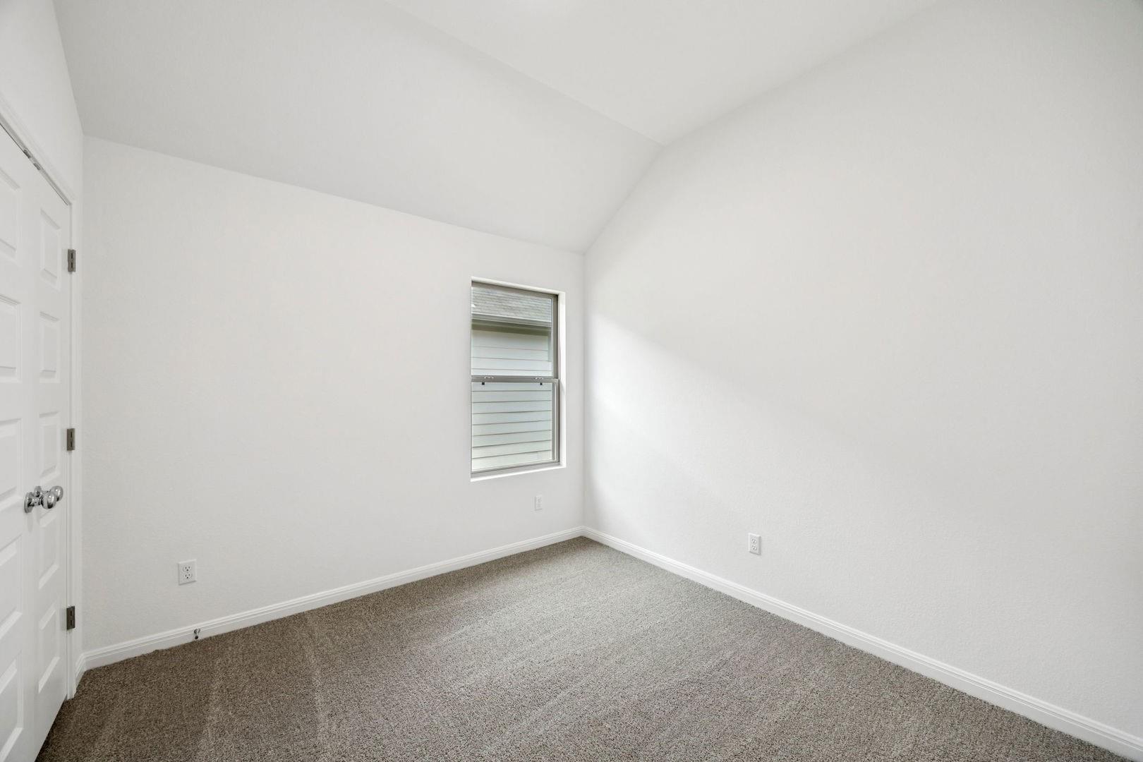 142 Tolo Dr, Elgin, TX 78621