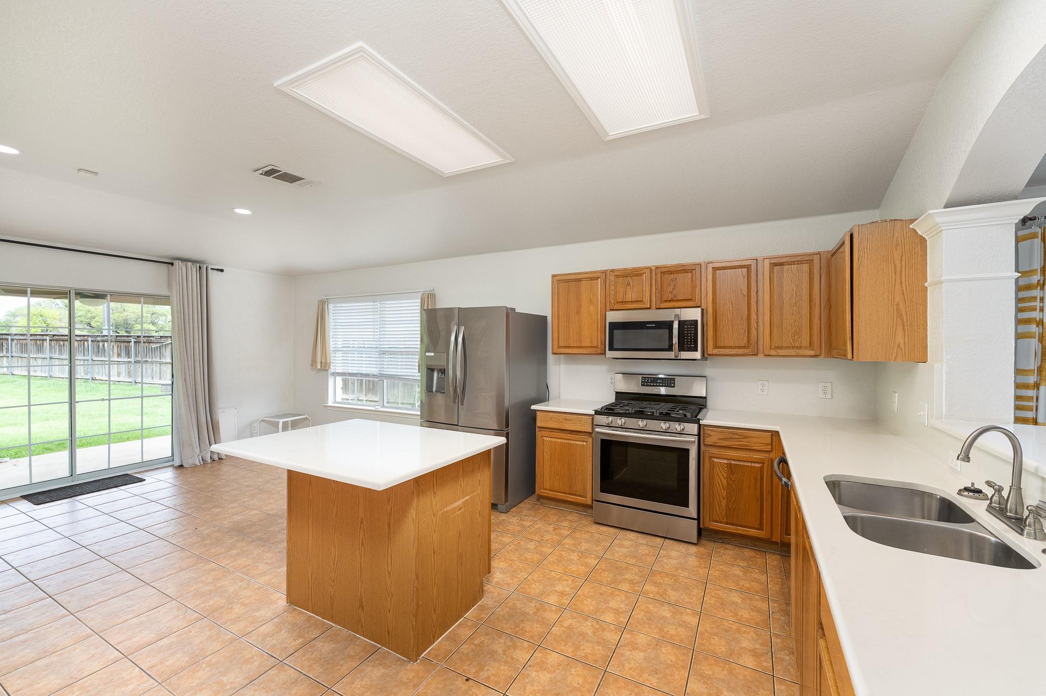 507 Hillsborough Cv, Leander, TX 78641