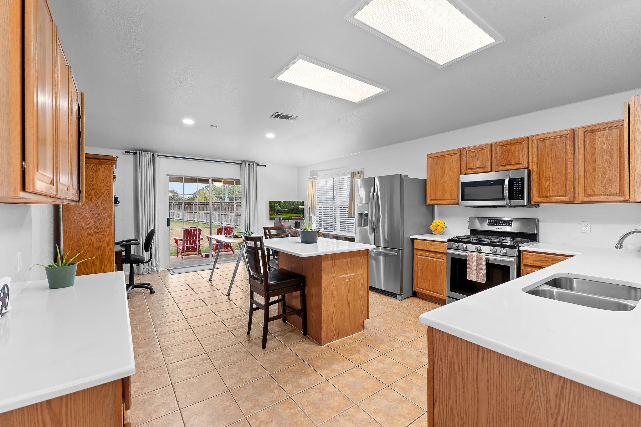 507 Hillsborough Cv, Leander, TX 78641