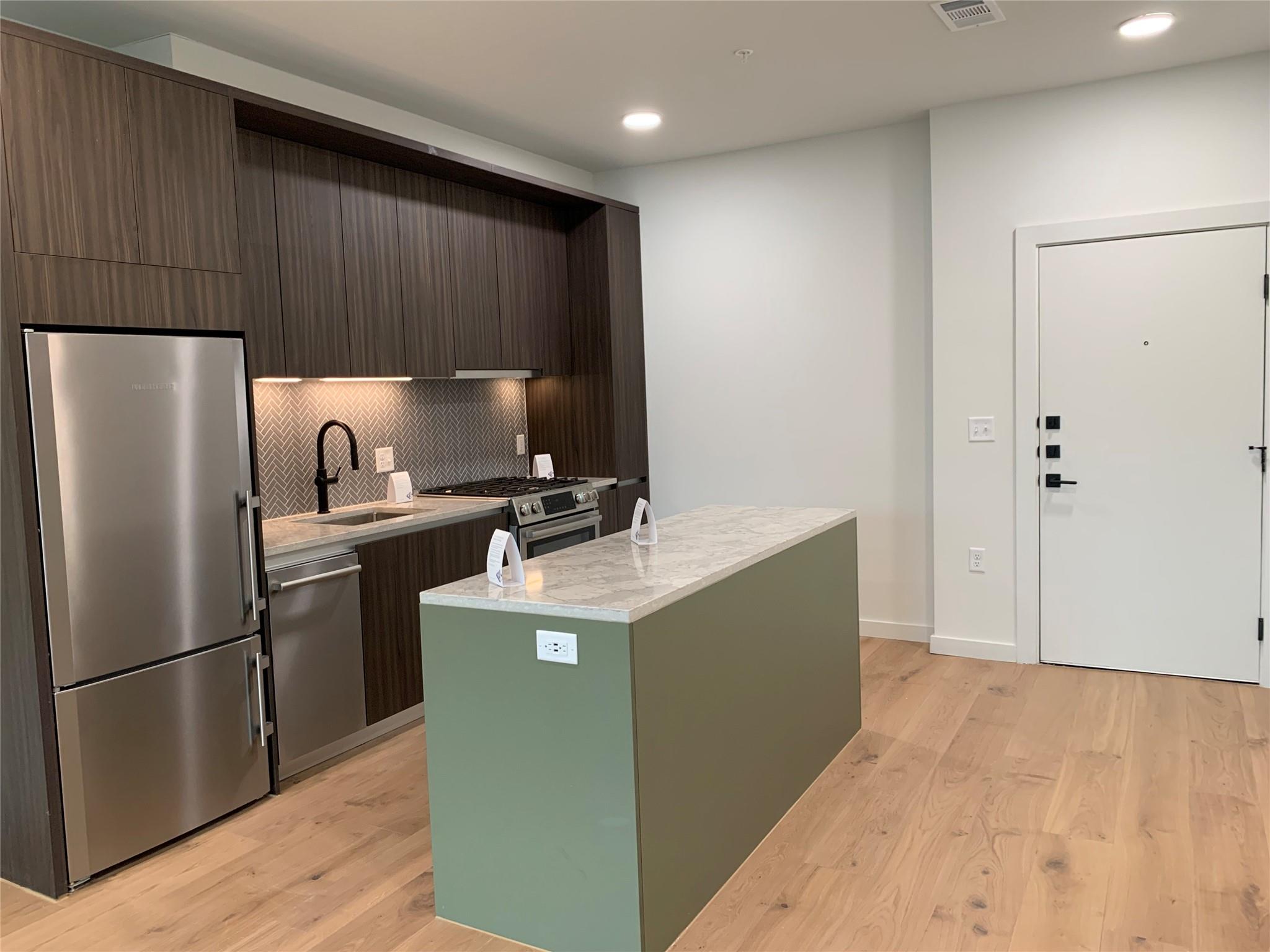 2209 S 1st St # 219, Austin, TX 78704