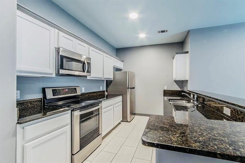 200 Maple Ln # 1302, Elgin, TX 78621