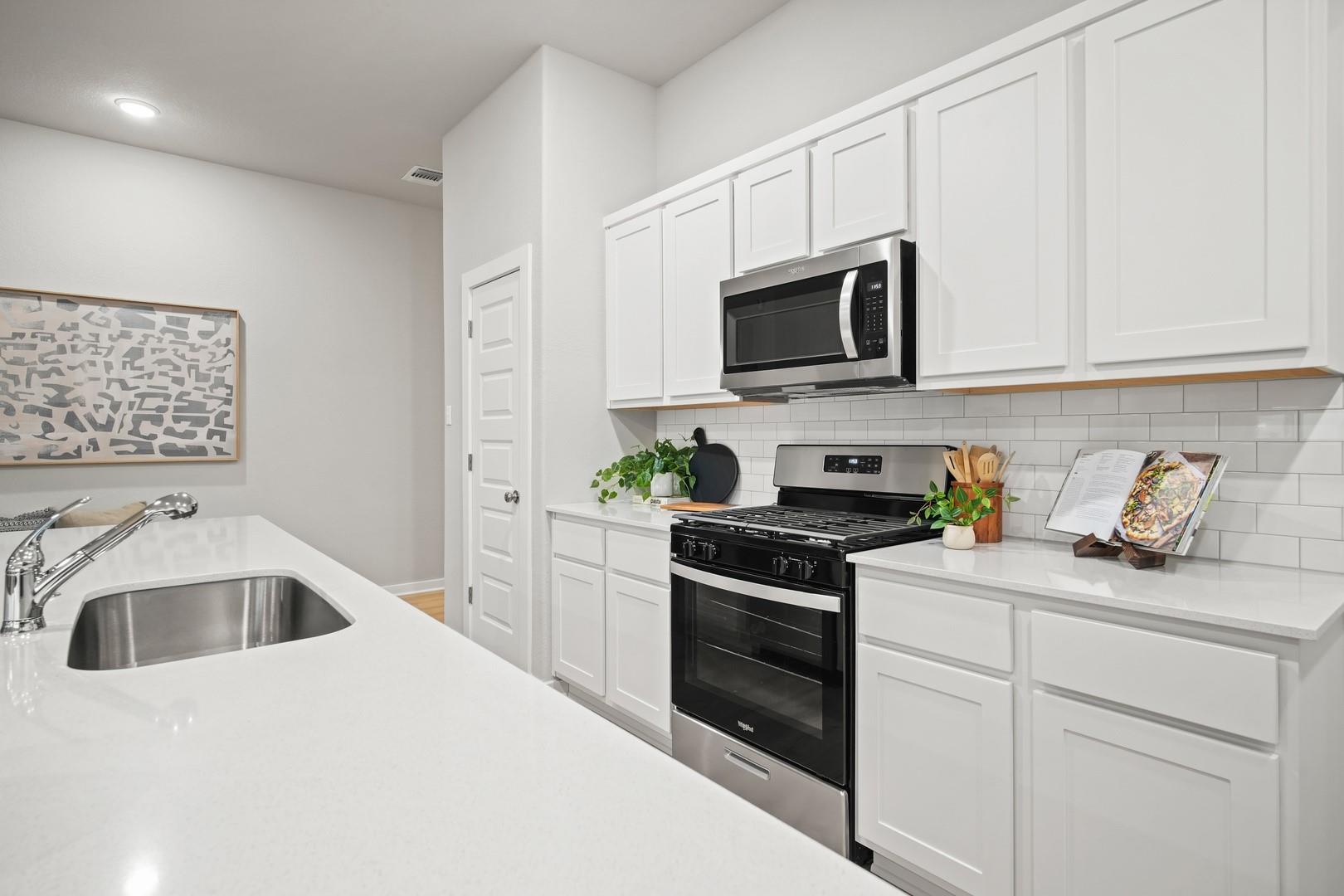 154 Tolo Dr, Elgin, TX 78621