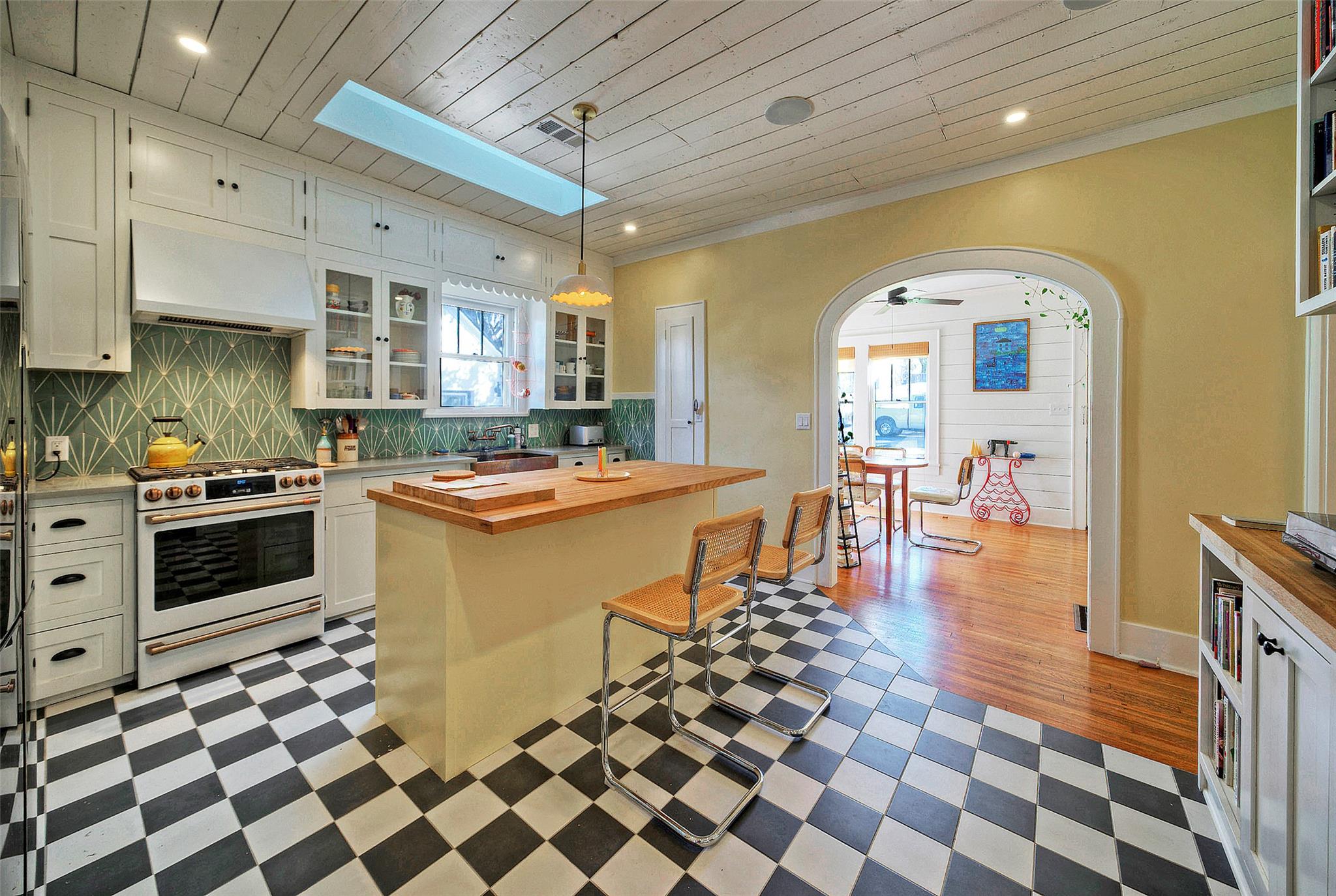 1704 Alameda Dr, Austin, TX 78704