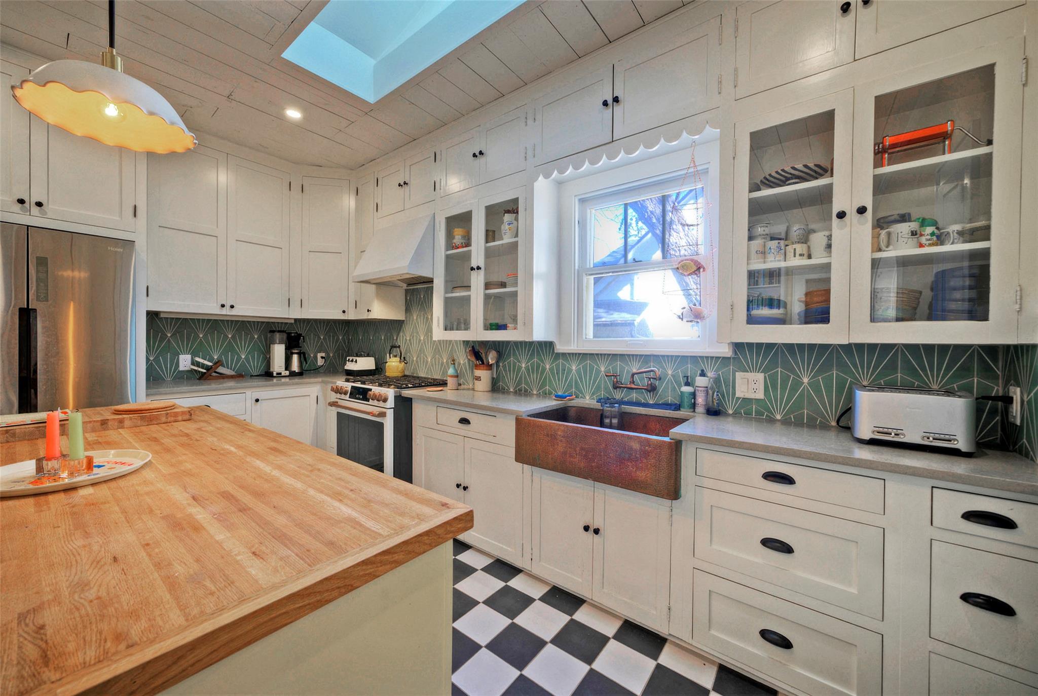 1704 Alameda Dr, Austin, TX 78704