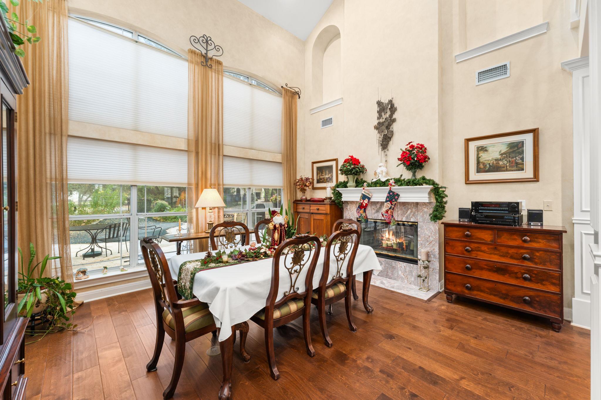 4 TIBURON Dr, Austin, TX 78738