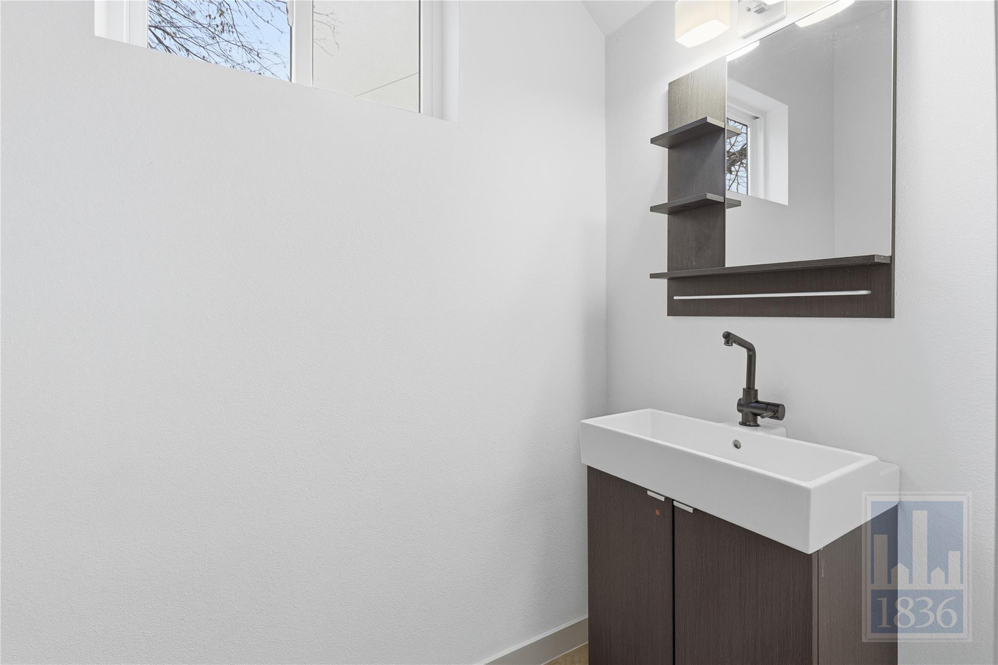 1520 Parker Ln # A, Austin, TX 78741