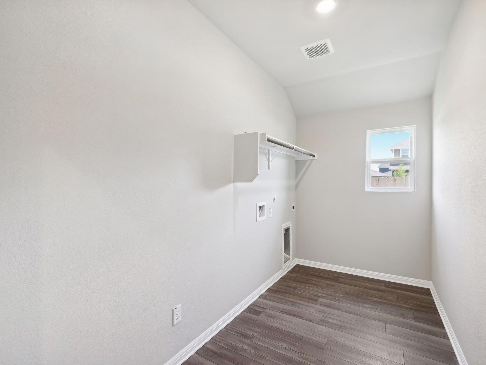 204 Pico St, Hutto, TX 78634