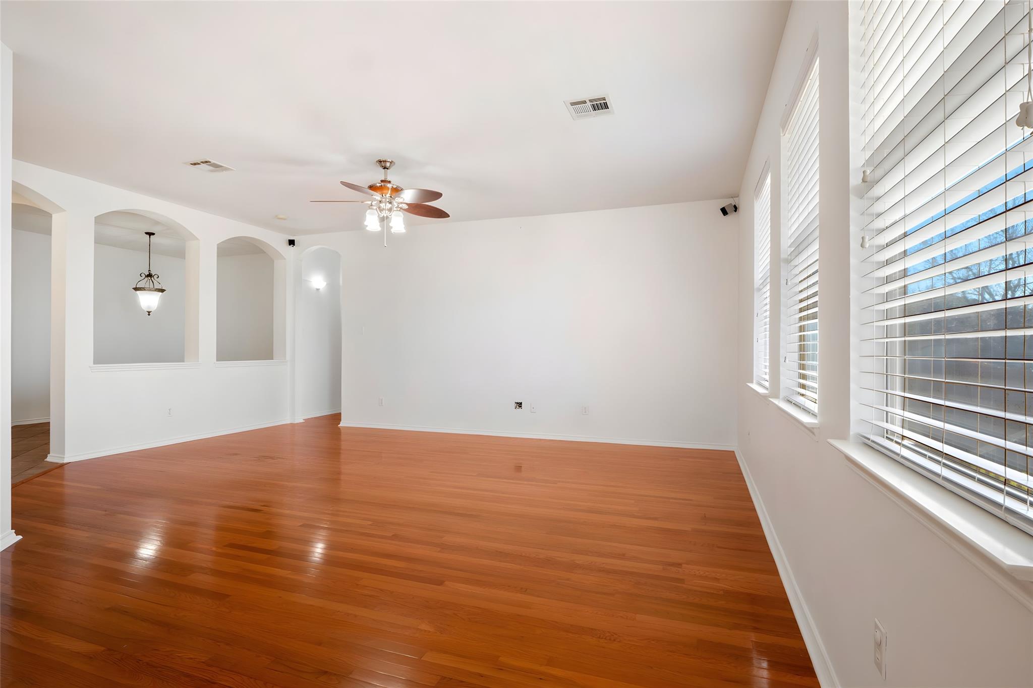 601 Red Hawk Dr, Leander, TX 78641