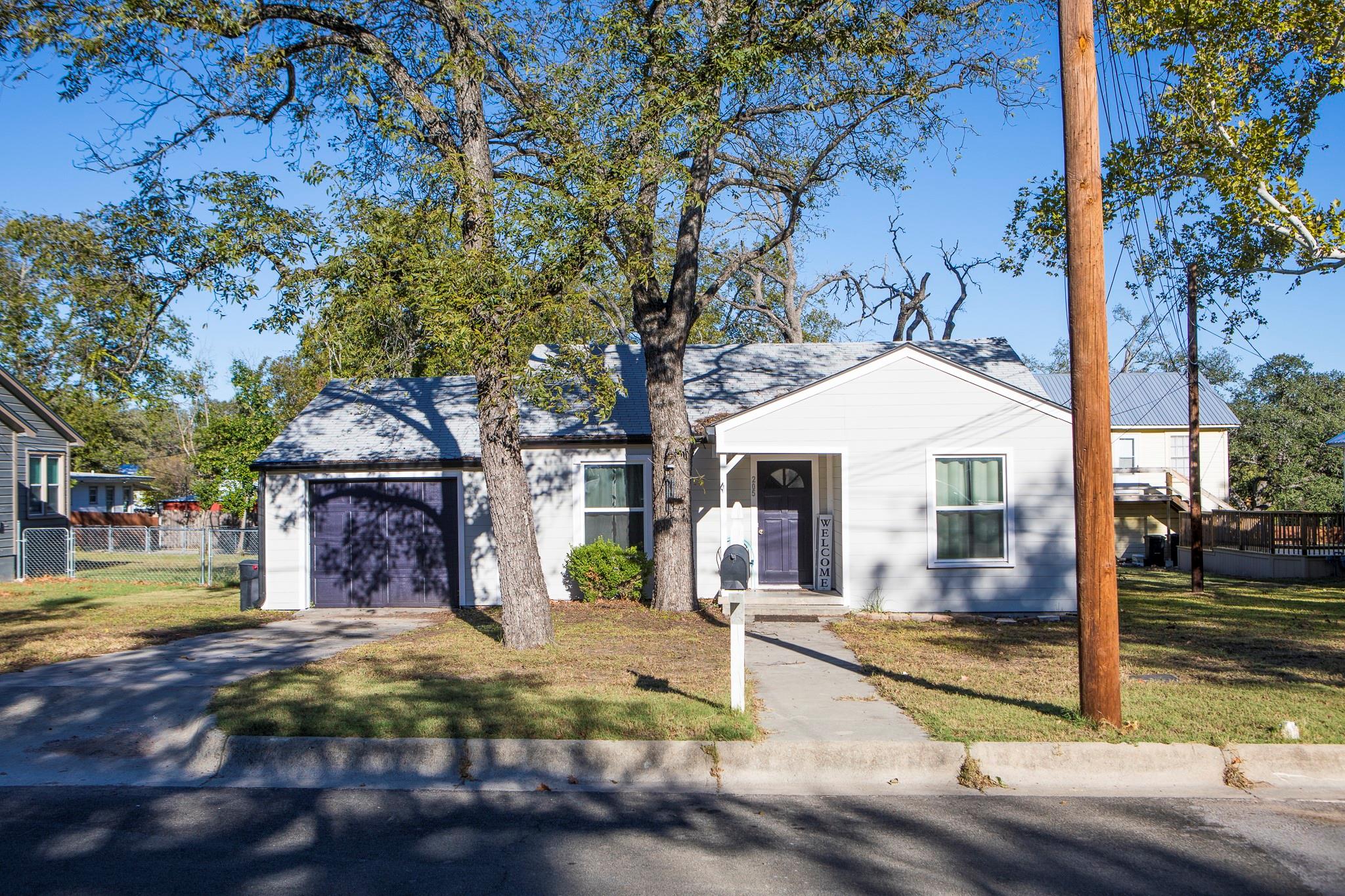 205 S Porter St, Lampasas, TX 76550