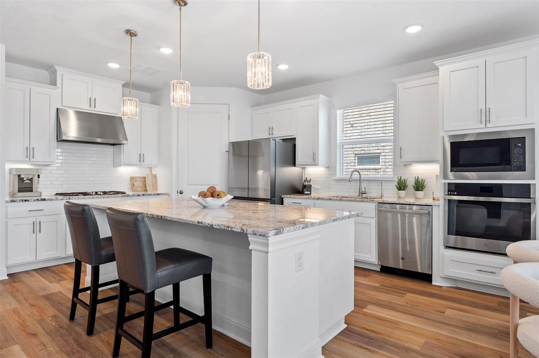 5713 Alamosa Clearing Dr, Lakeway, TX 78738