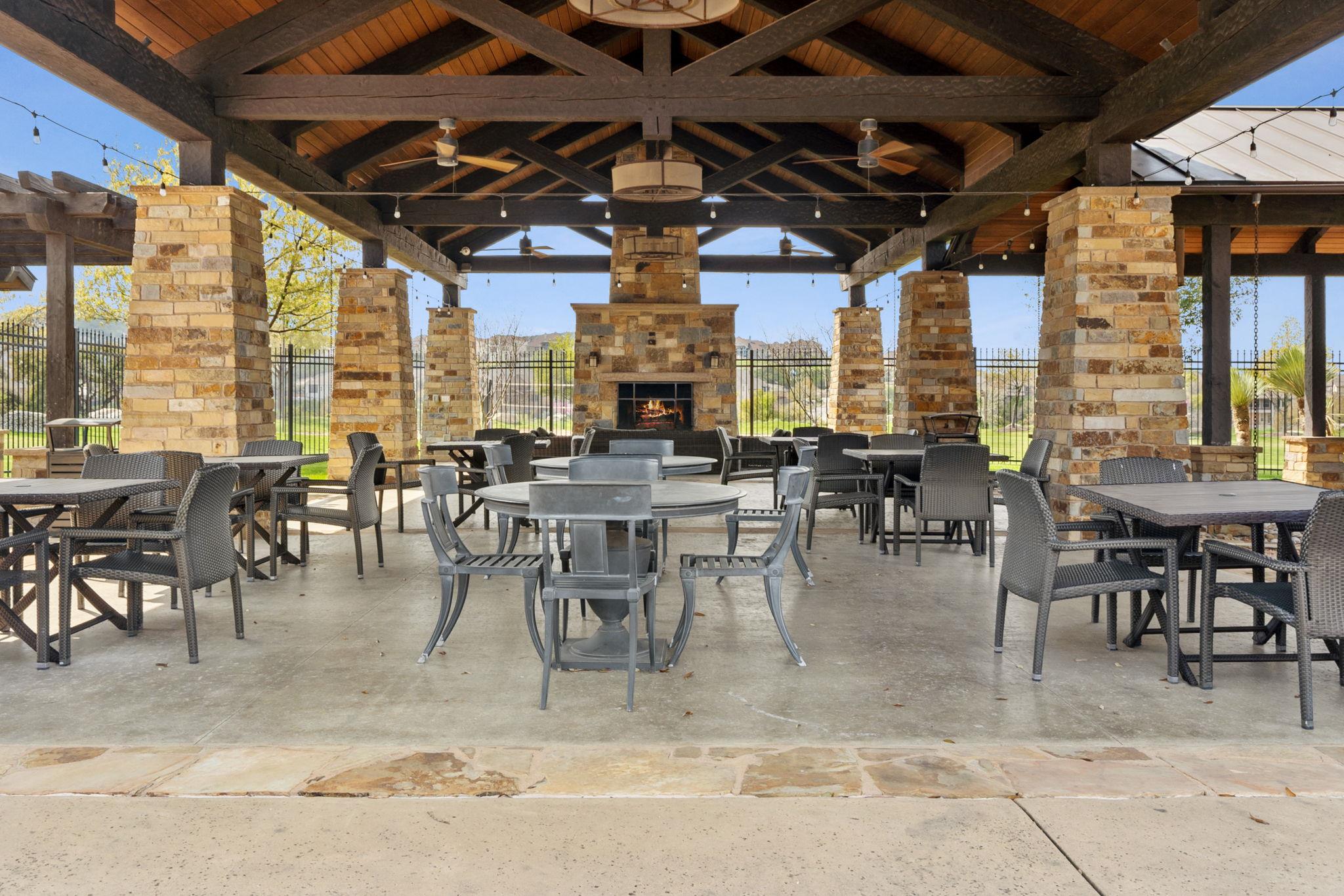 5713 Alamosa Clearing Dr, Lakeway, TX 78738